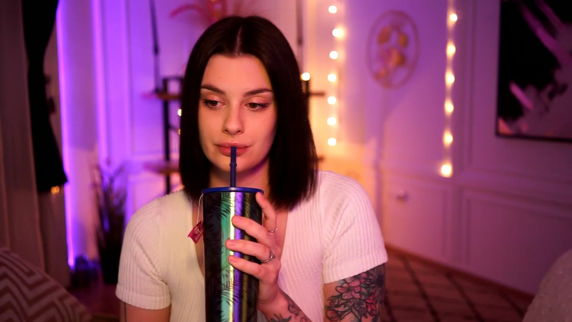 Gallery image thumbnail from lucynutty's myfreecams stream on, 02/10/2023, 16:08 image 20 of 20