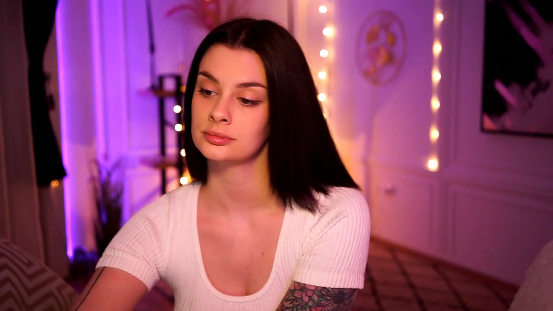Gallery image thumbnail from lucynutty's myfreecams stream on, 02/10/2023, 16:08 image 5 of 20