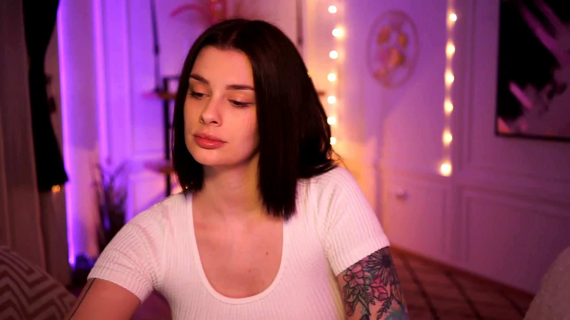 Gallery image thumbnail from lucynutty's myfreecams stream on, 02/10/2023, 16:08 image 7 of 20
