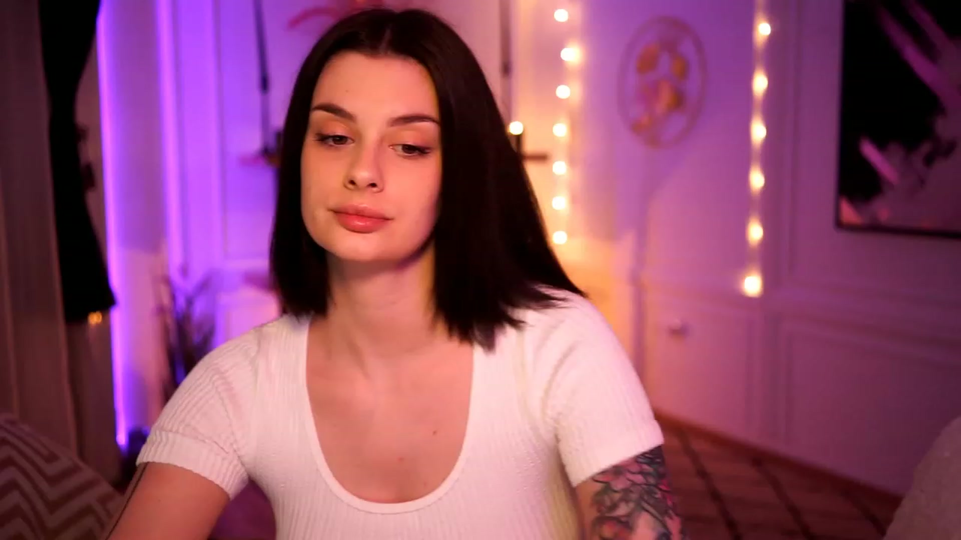Gallery image thumbnail from lucynutty's myfreecams stream on, 02/10/2023, 16:08 image 6 of 20
