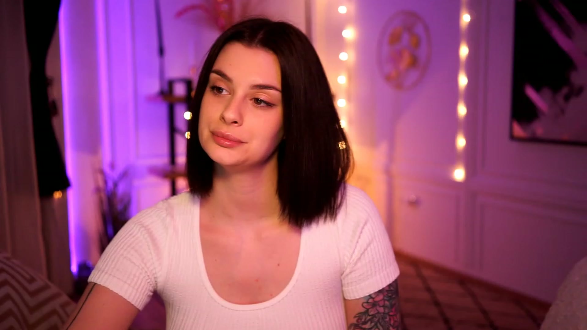 Gallery image thumbnail from lucynutty's myfreecams stream on, 02/10/2023, 16:08 image 14 of 20