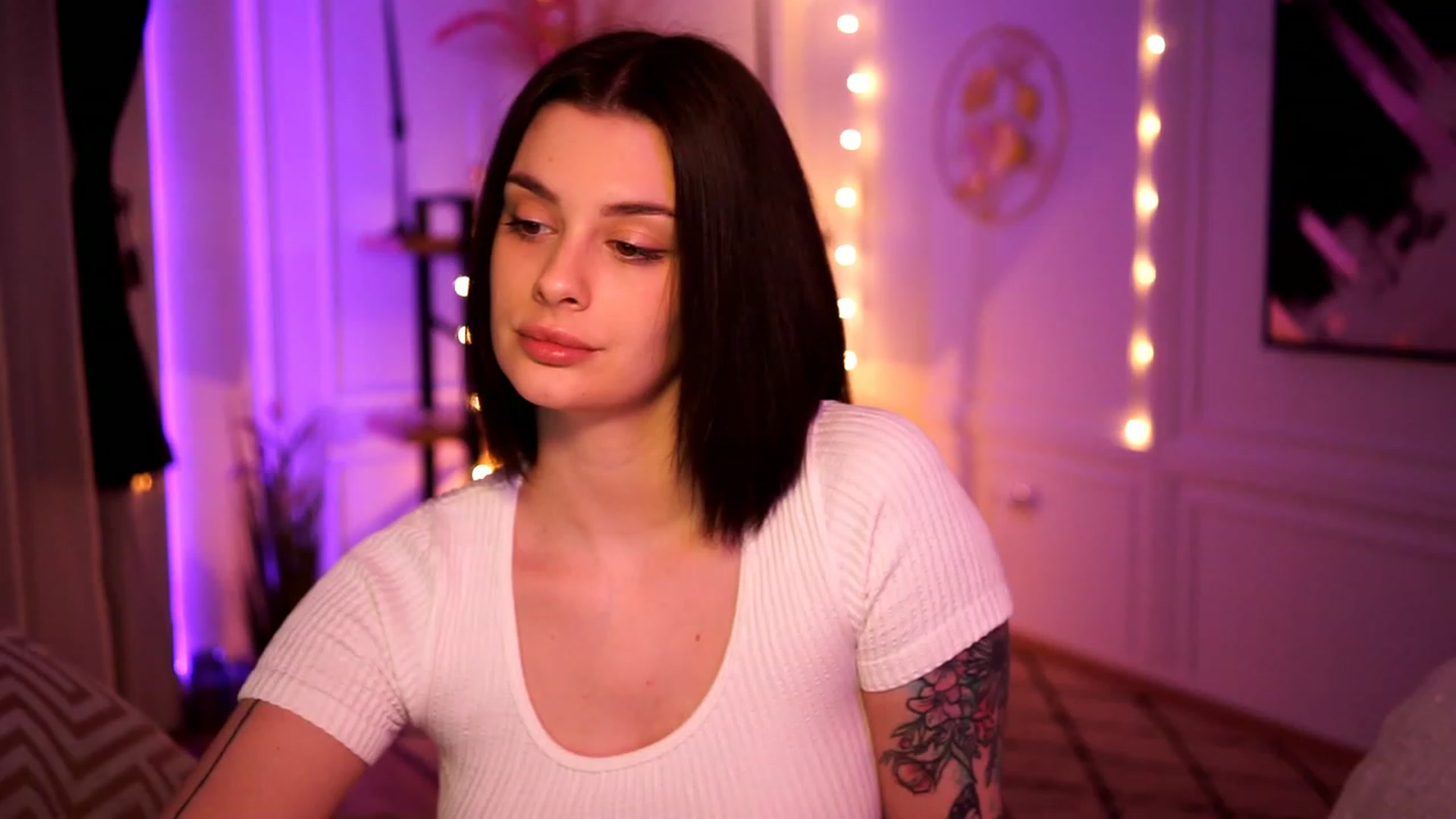 Gallery image thumbnail from lucynutty's myfreecams stream on, 02/10/2023, 17:24 image 2 of 20