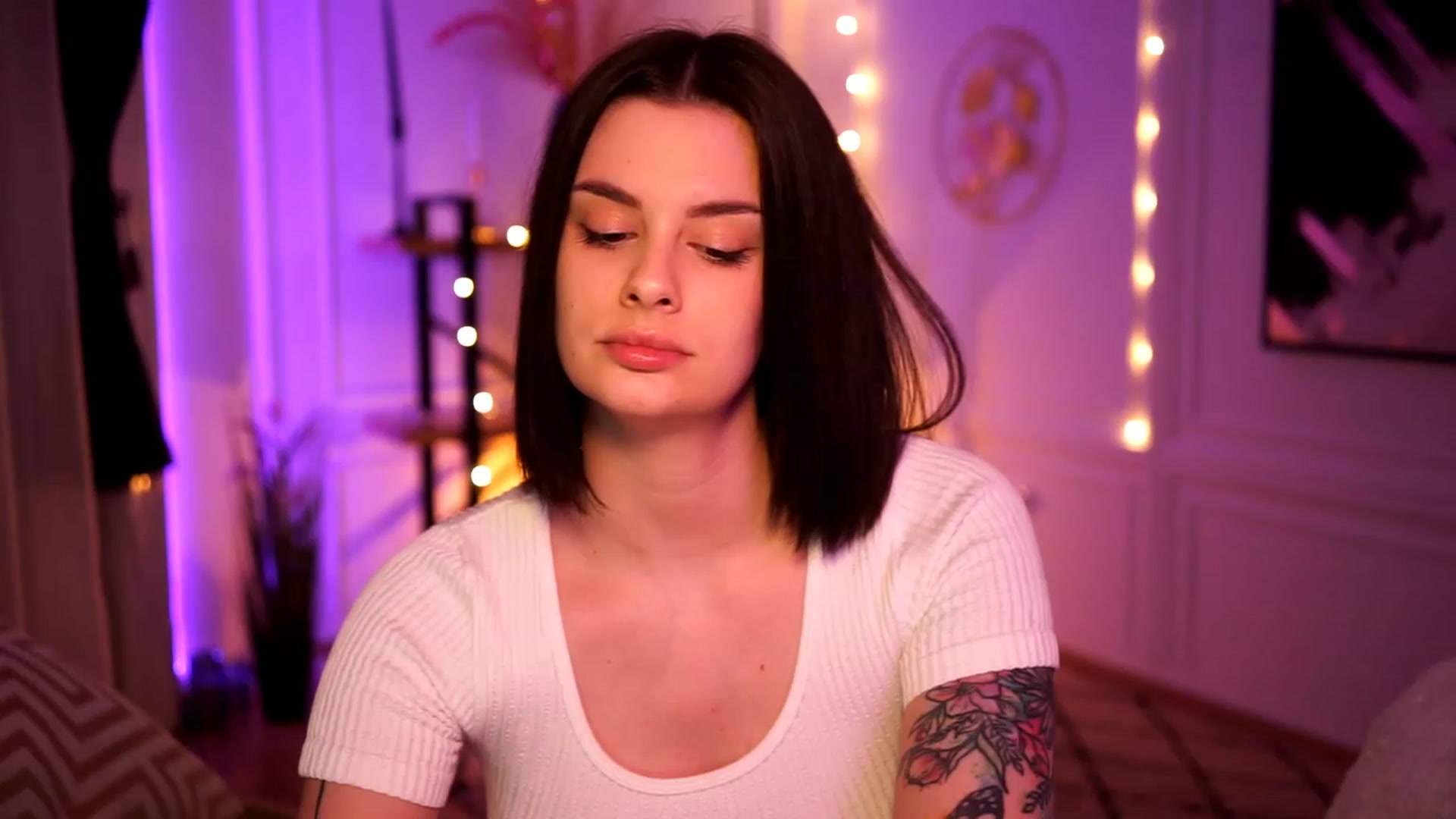 Gallery image thumbnail from lucynutty's myfreecams stream on, 02/10/2023, 17:24 image 10 of 20
