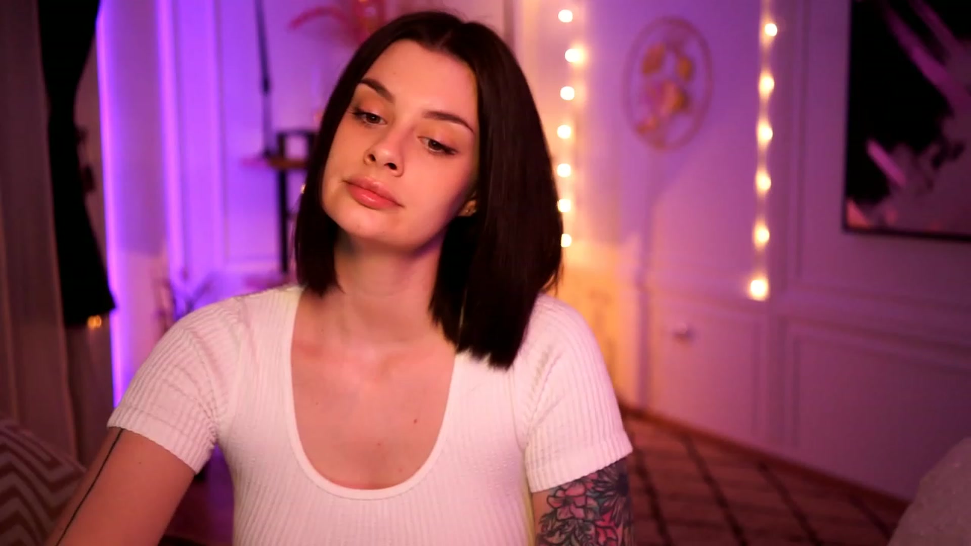 Gallery image thumbnail from lucynutty's myfreecams stream on, 02/10/2023, 17:24 image 6 of 20