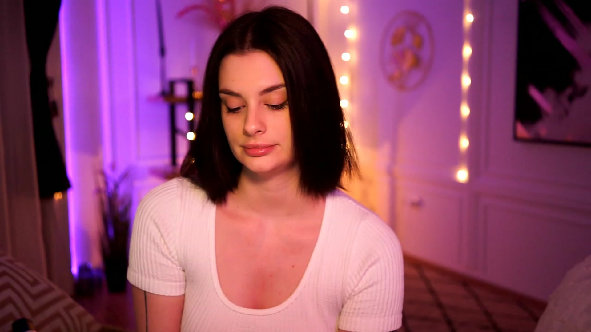 Gallery image thumbnail from lucynutty's myfreecams stream on, 02/10/2023, 17:24 image 16 of 20