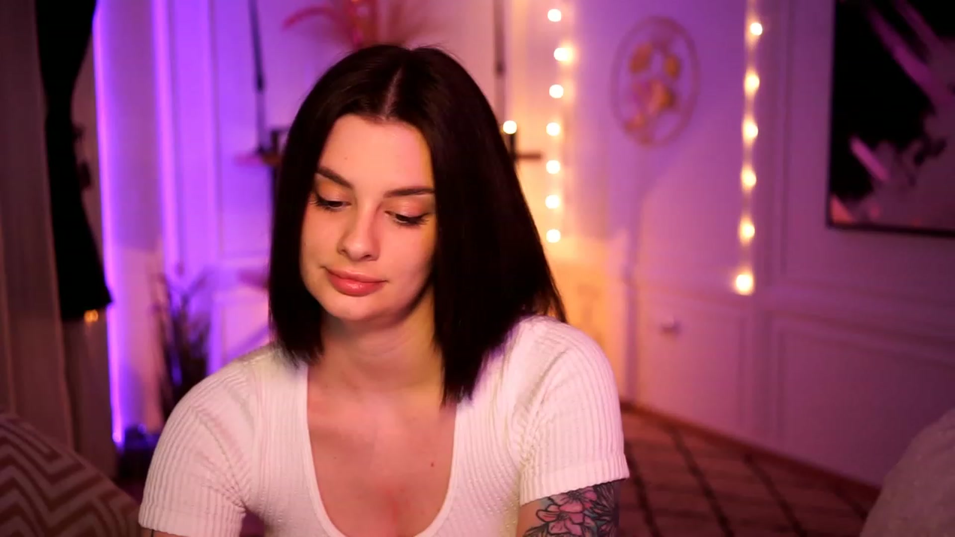 Gallery image thumbnail from lucynutty's myfreecams stream on, 02/10/2023, 17:24 image 14 of 20