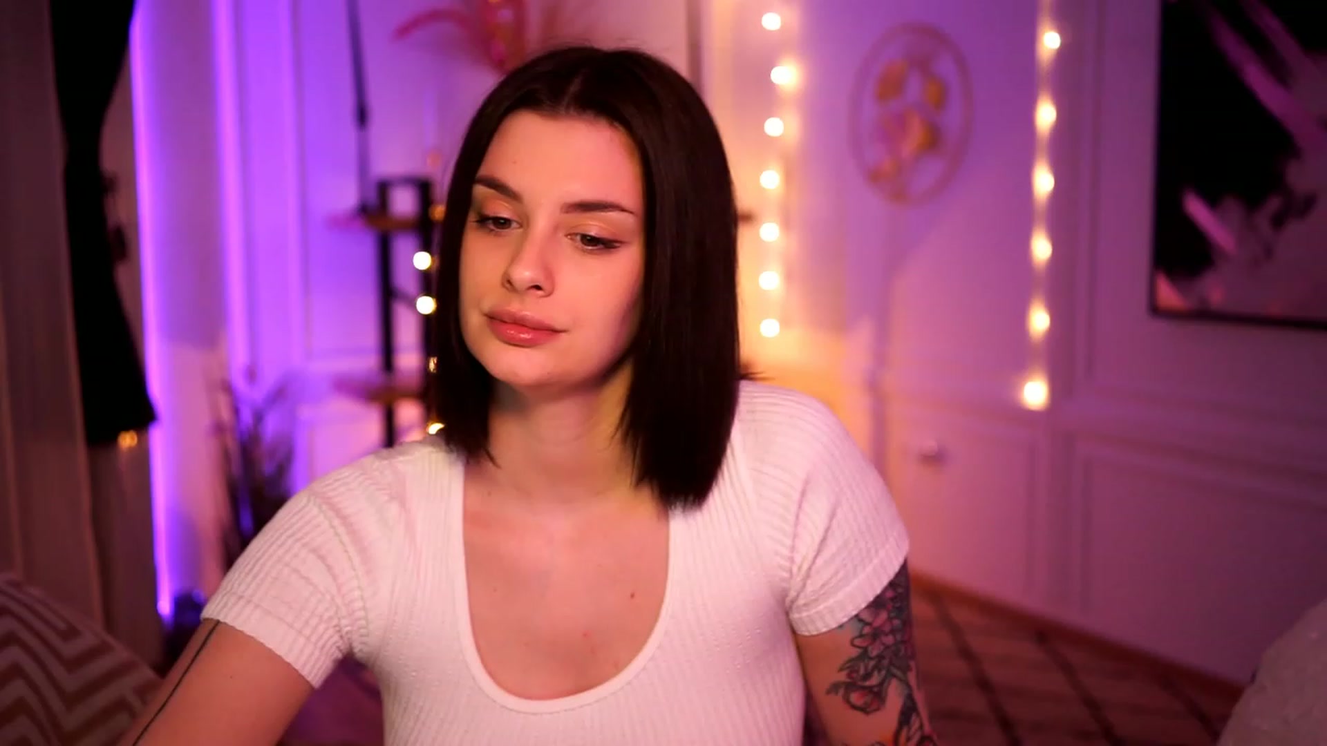 Gallery image thumbnail from lucynutty's myfreecams stream on, 02/10/2023, 17:24 image 4 of 20