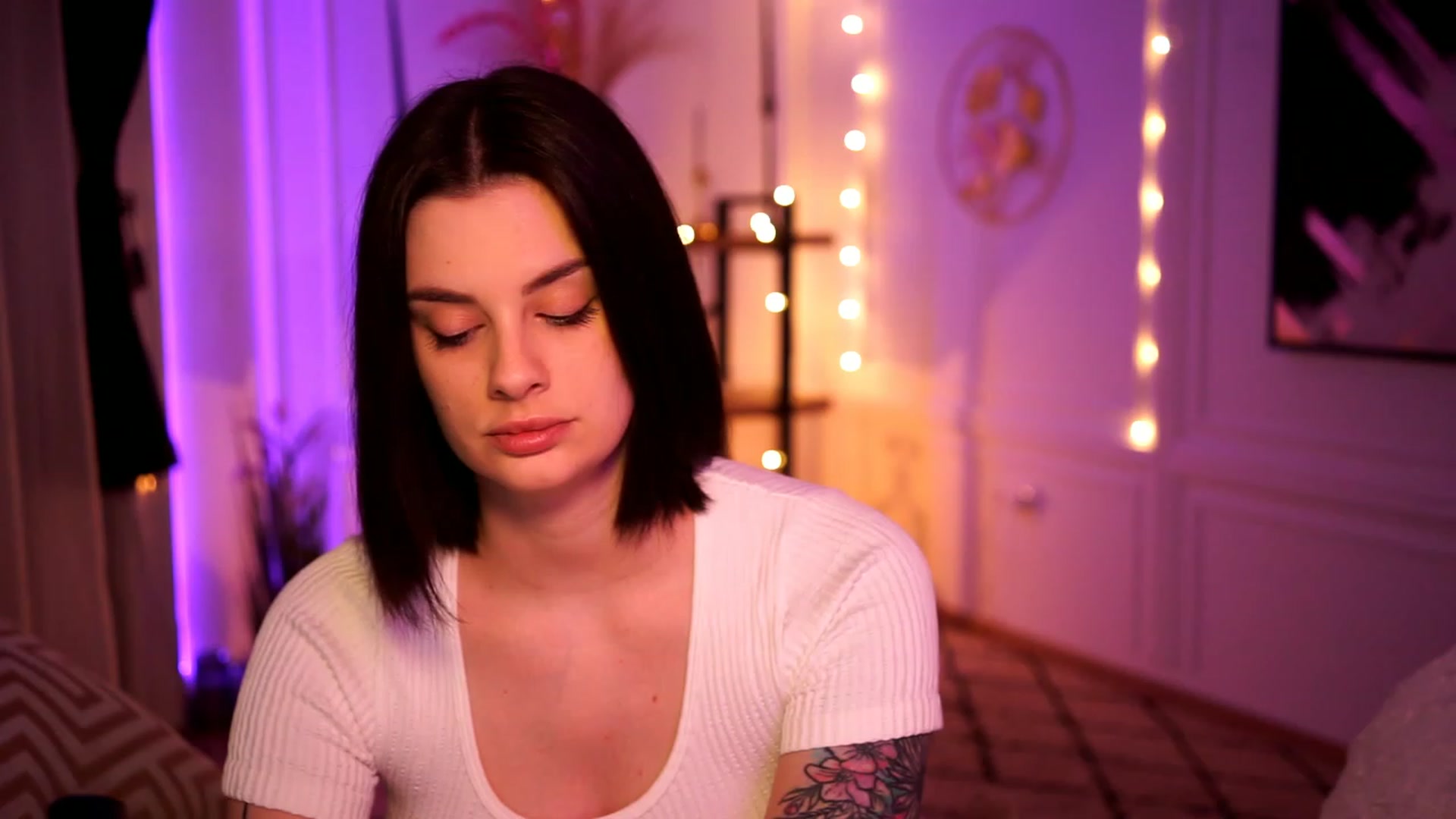 Gallery image thumbnail from lucynutty's myfreecams stream on, 02/10/2023, 18:28 image 5 of 20