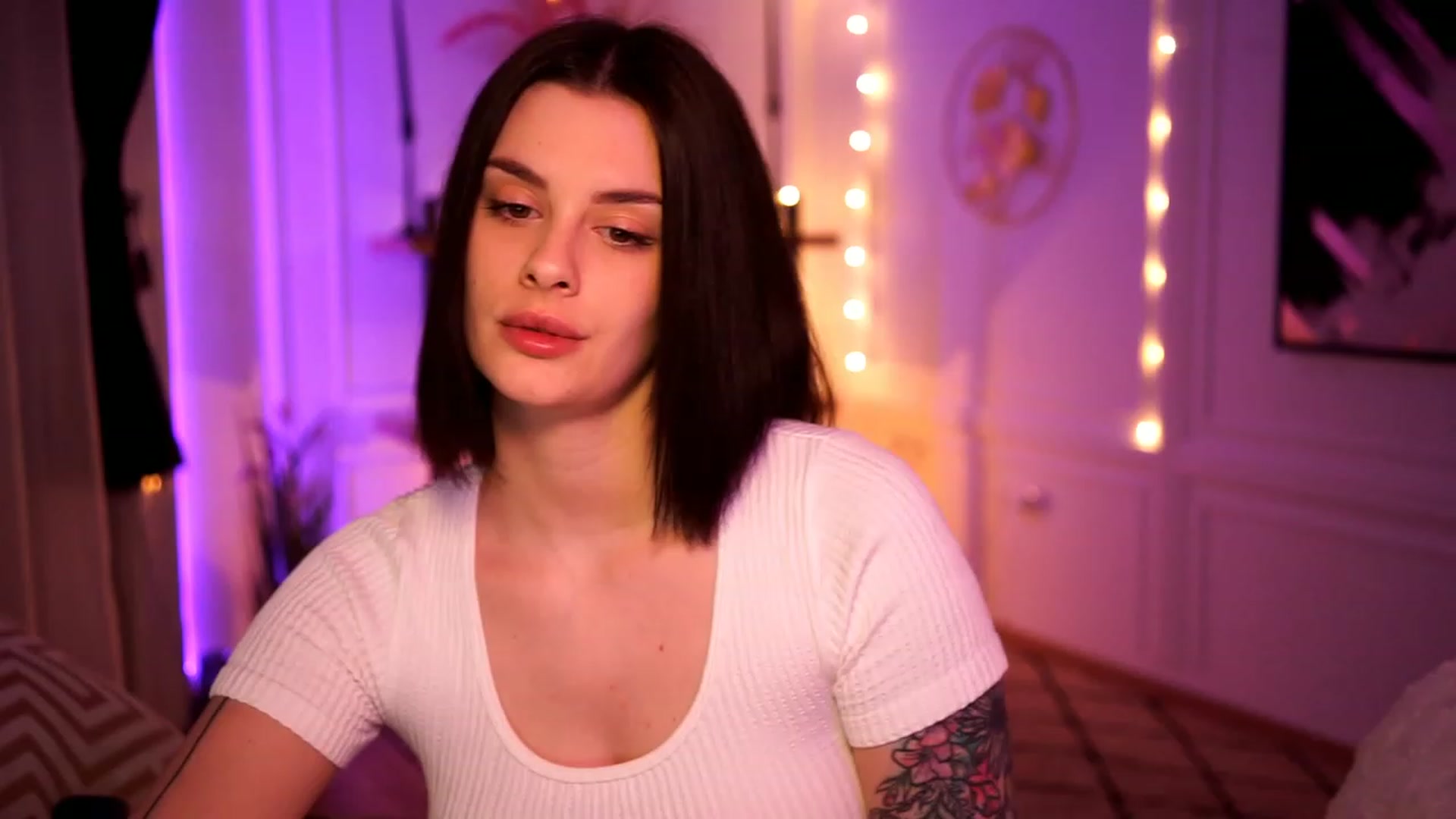 Gallery image thumbnail from lucynutty's myfreecams stream on, 02/10/2023, 18:28 image 1 of 20