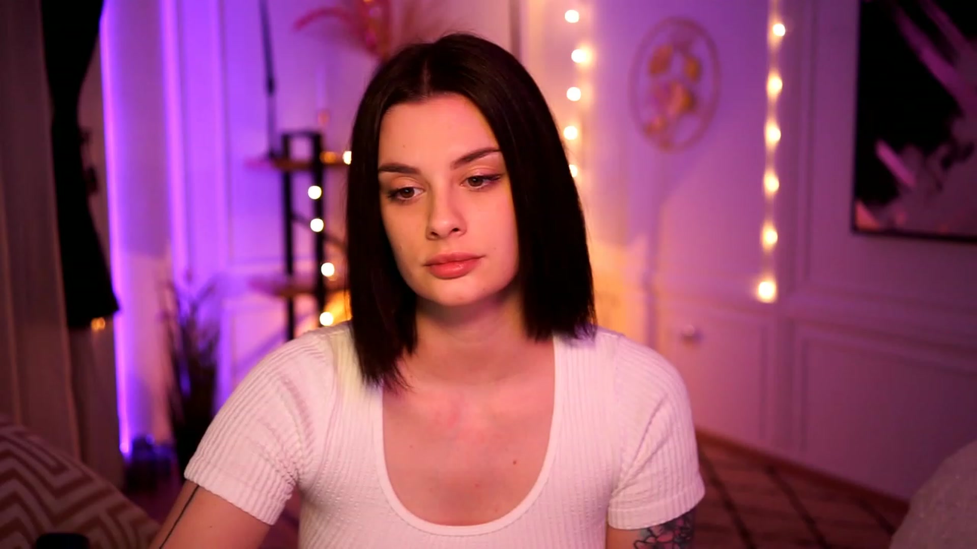 Gallery image thumbnail from lucynutty's myfreecams stream on, 02/10/2023, 18:28 image 14 of 20