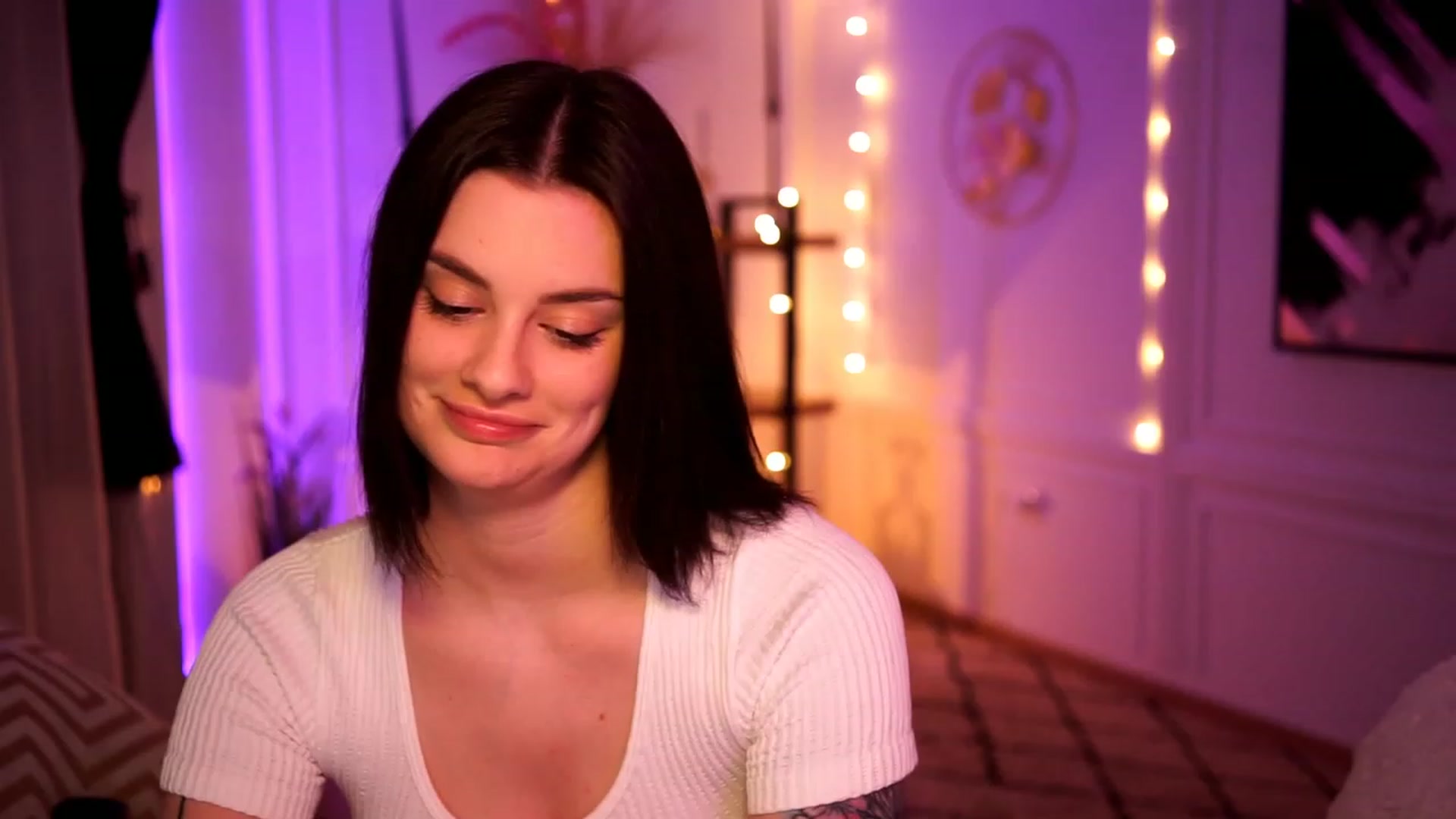 Gallery image thumbnail from lucynutty's myfreecams stream on, 02/10/2023, 18:28 image 2 of 20