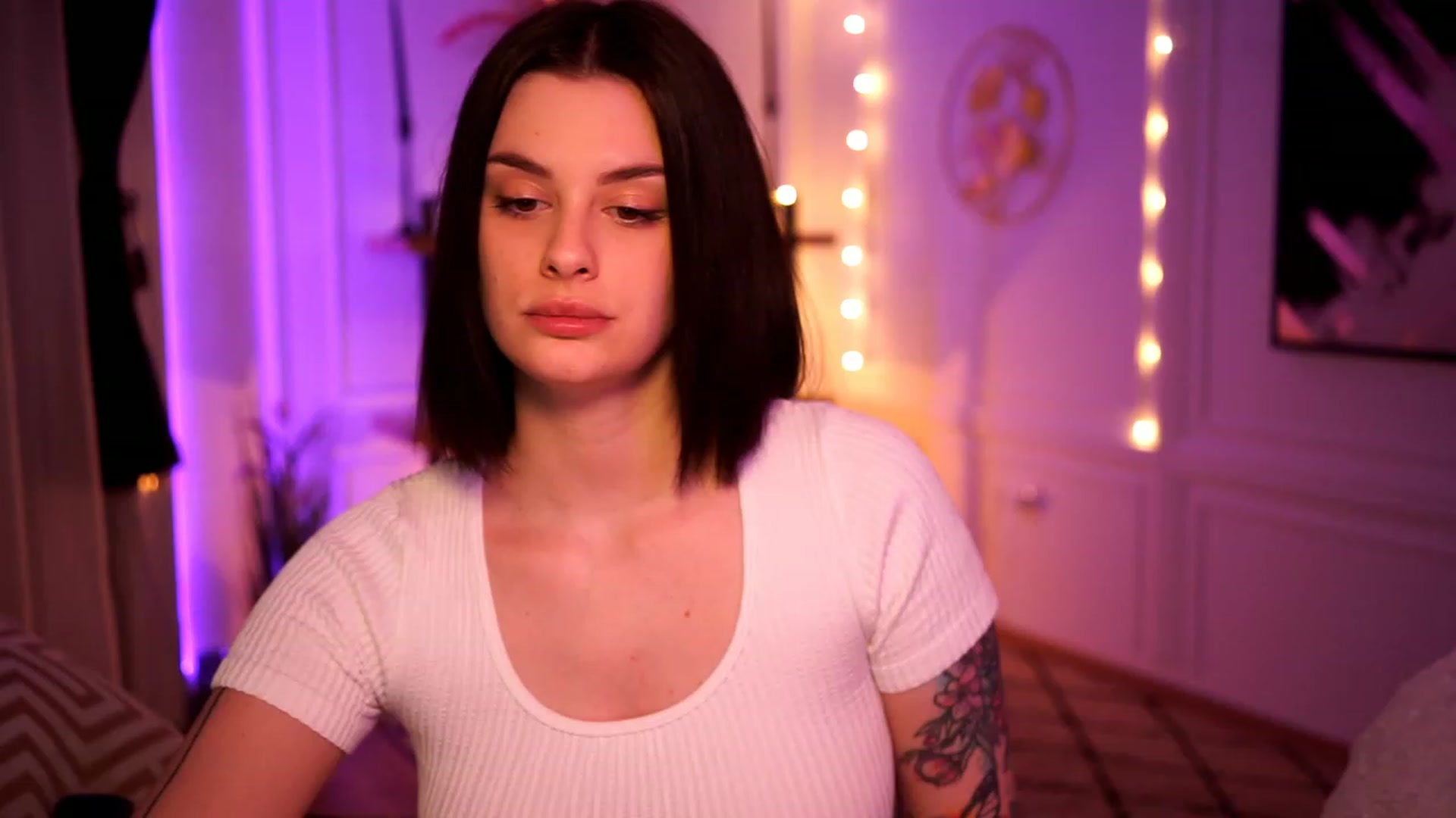Gallery image thumbnail from lucynutty's myfreecams stream on, 02/10/2023, 18:28 image 11 of 20