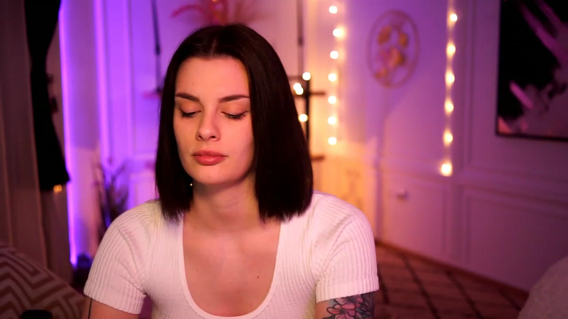 Gallery image thumbnail from lucynutty's myfreecams stream on, 02/10/2023, 18:28 image 17 of 20