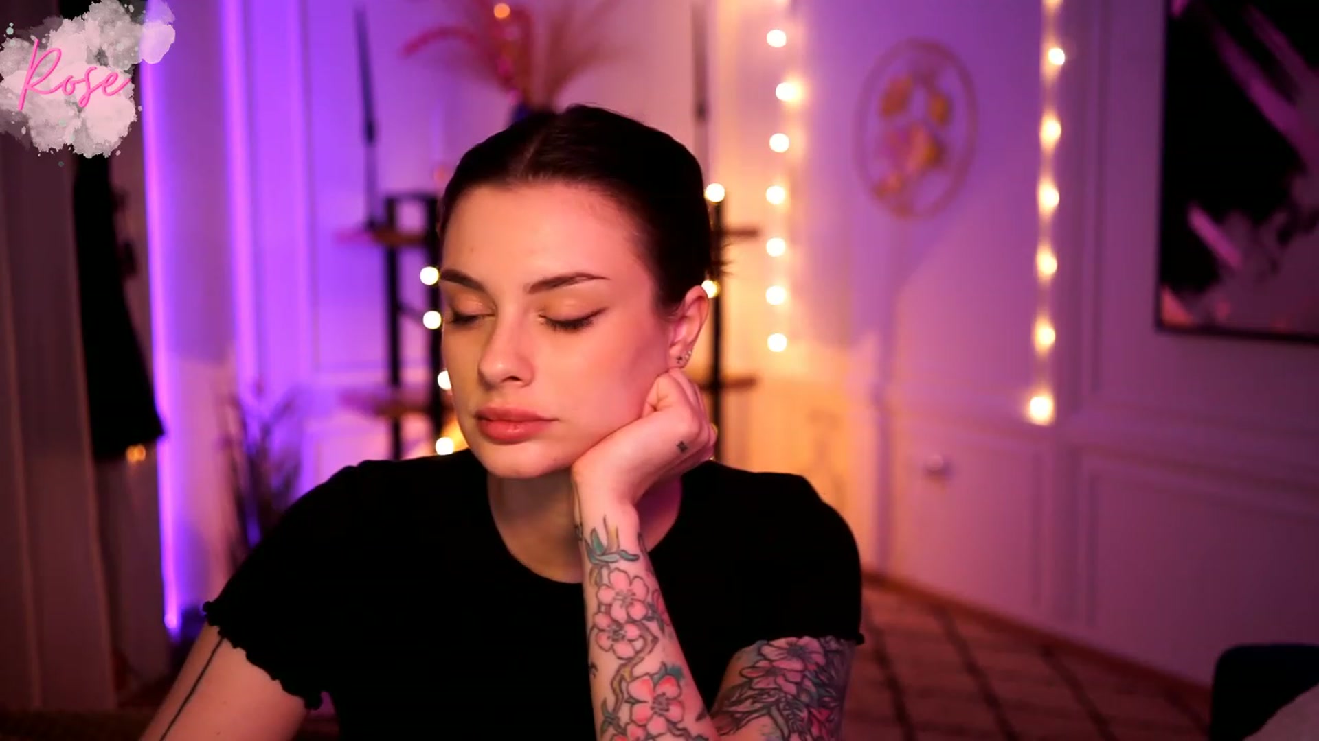 Gallery image thumbnail from lucynutty's myfreecams stream on, 02/11/2023, 15:10 image 18 of 20