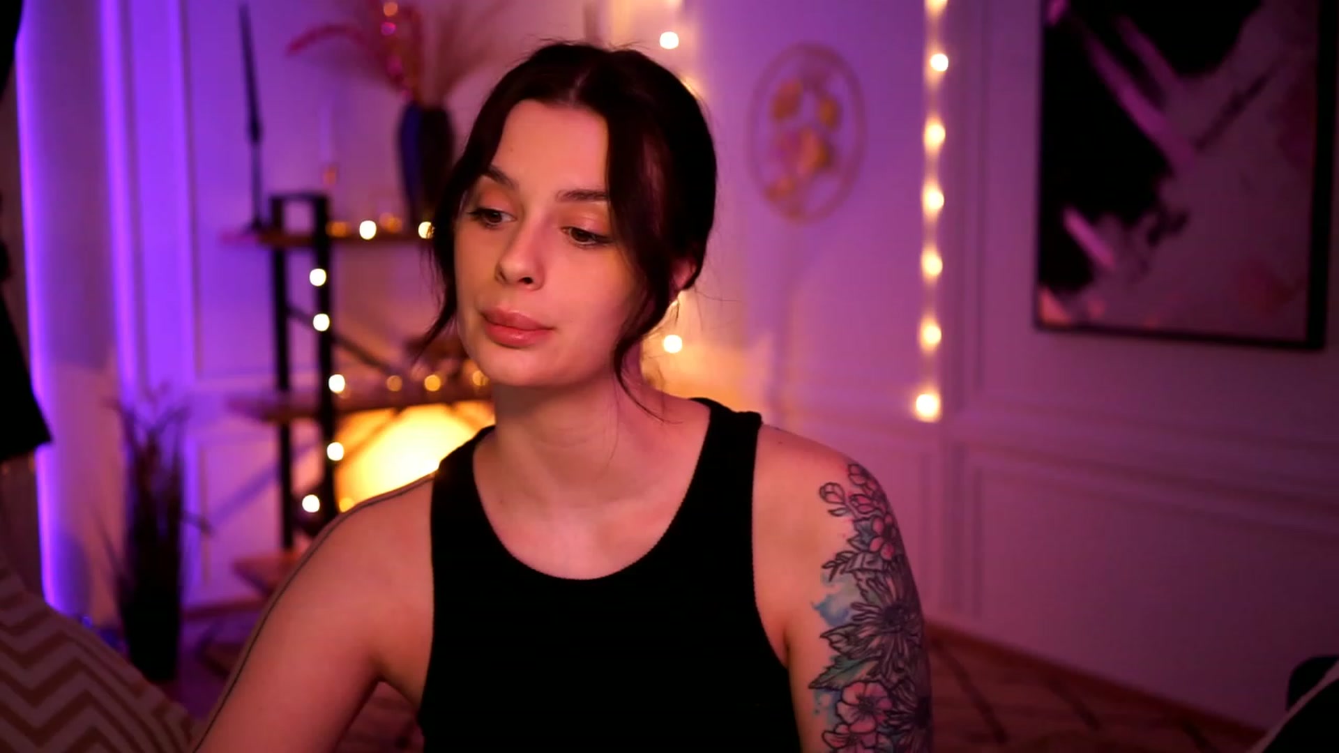 Gallery image thumbnail from lucynutty's myfreecams stream on, 02/12/2023, 16:49 image 14 of 20