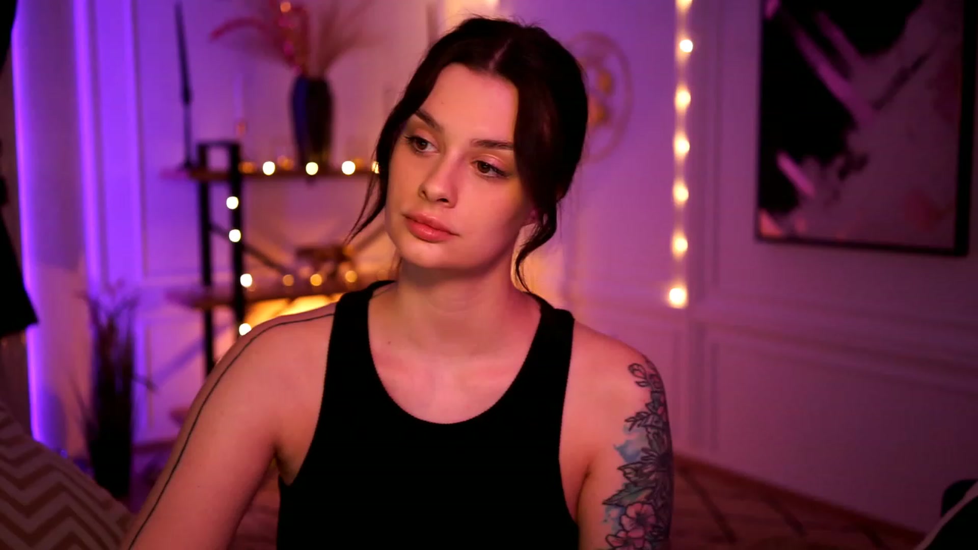 Gallery image thumbnail from lucynutty's myfreecams stream on, 02/12/2023, 16:49 image 18 of 20
