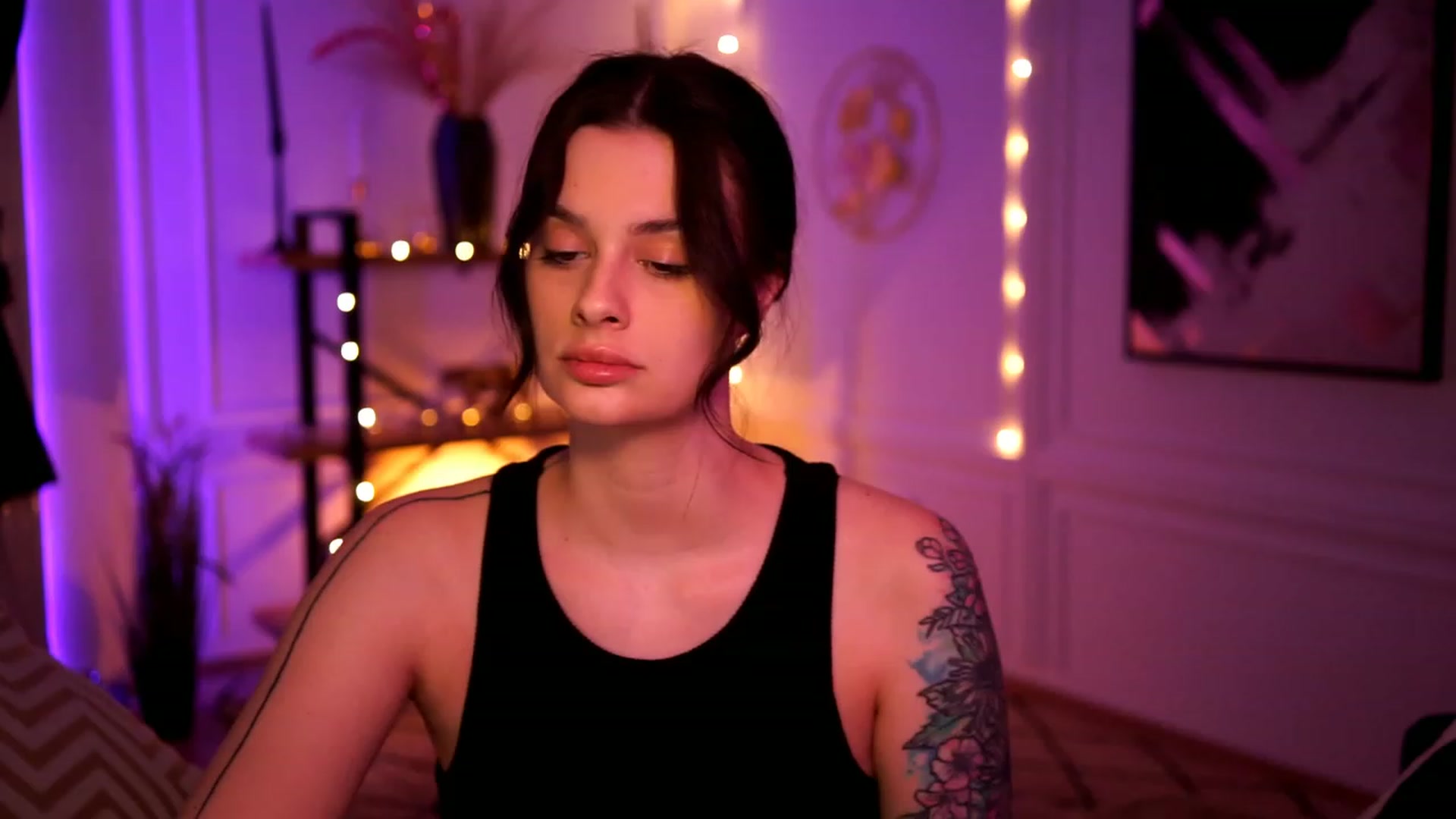 Gallery image thumbnail from lucynutty's myfreecams stream on, 02/12/2023, 16:49 image 16 of 20