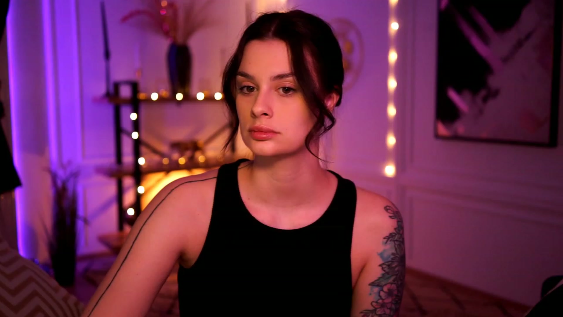 Gallery image thumbnail from lucynutty's myfreecams stream on, 02/12/2023, 16:49 image 8 of 20