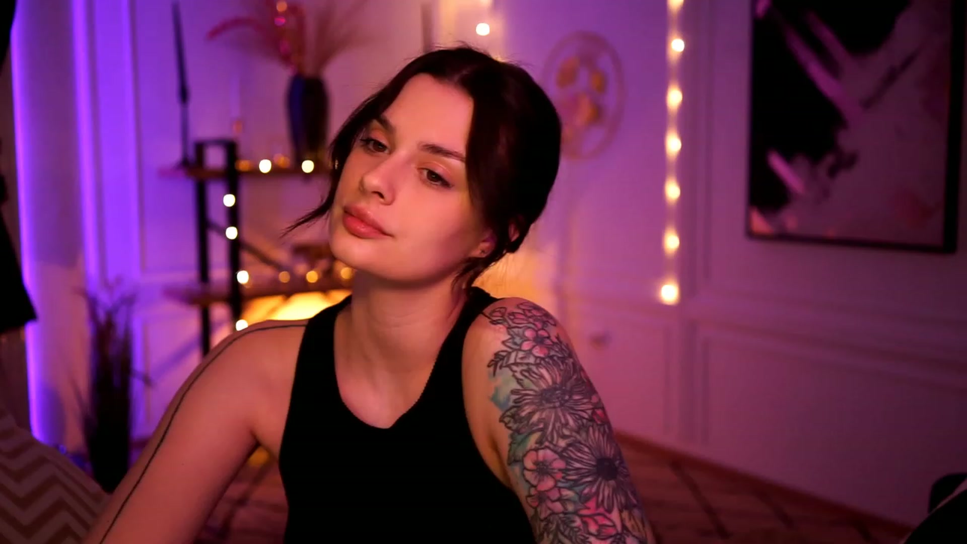 Gallery image thumbnail from lucynutty's myfreecams stream on, 02/12/2023, 16:49 image 11 of 20