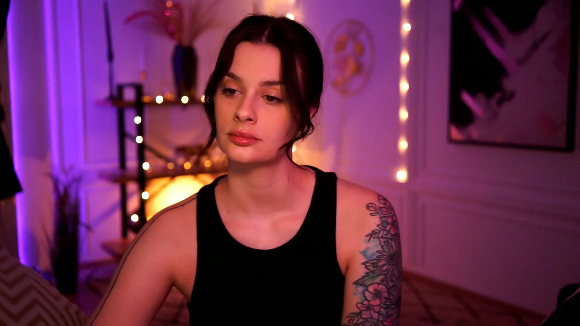 Gallery image thumbnail from lucynutty's myfreecams stream on, 02/12/2023, 16:49 image 5 of 20