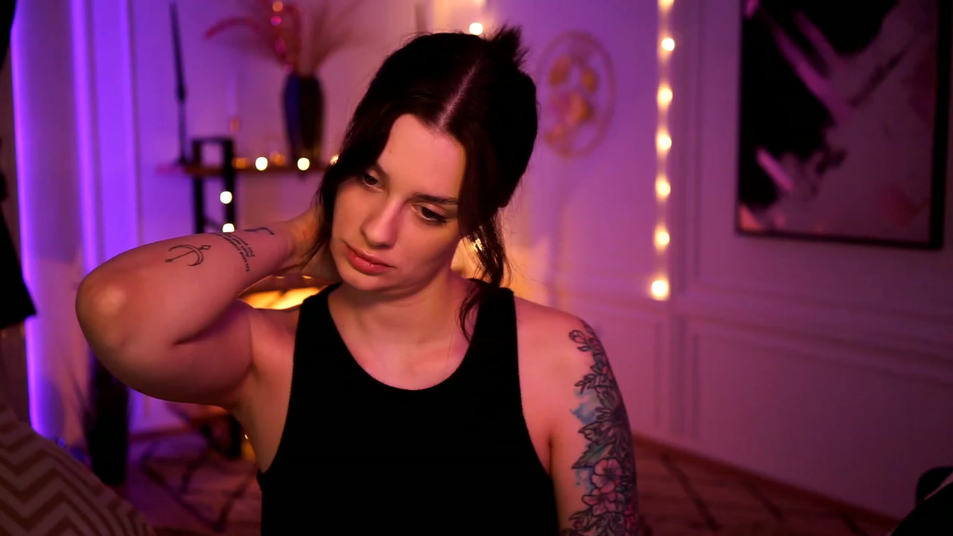 Gallery image thumbnail from lucynutty's myfreecams stream on, 02/12/2023, 16:49 image 12 of 20