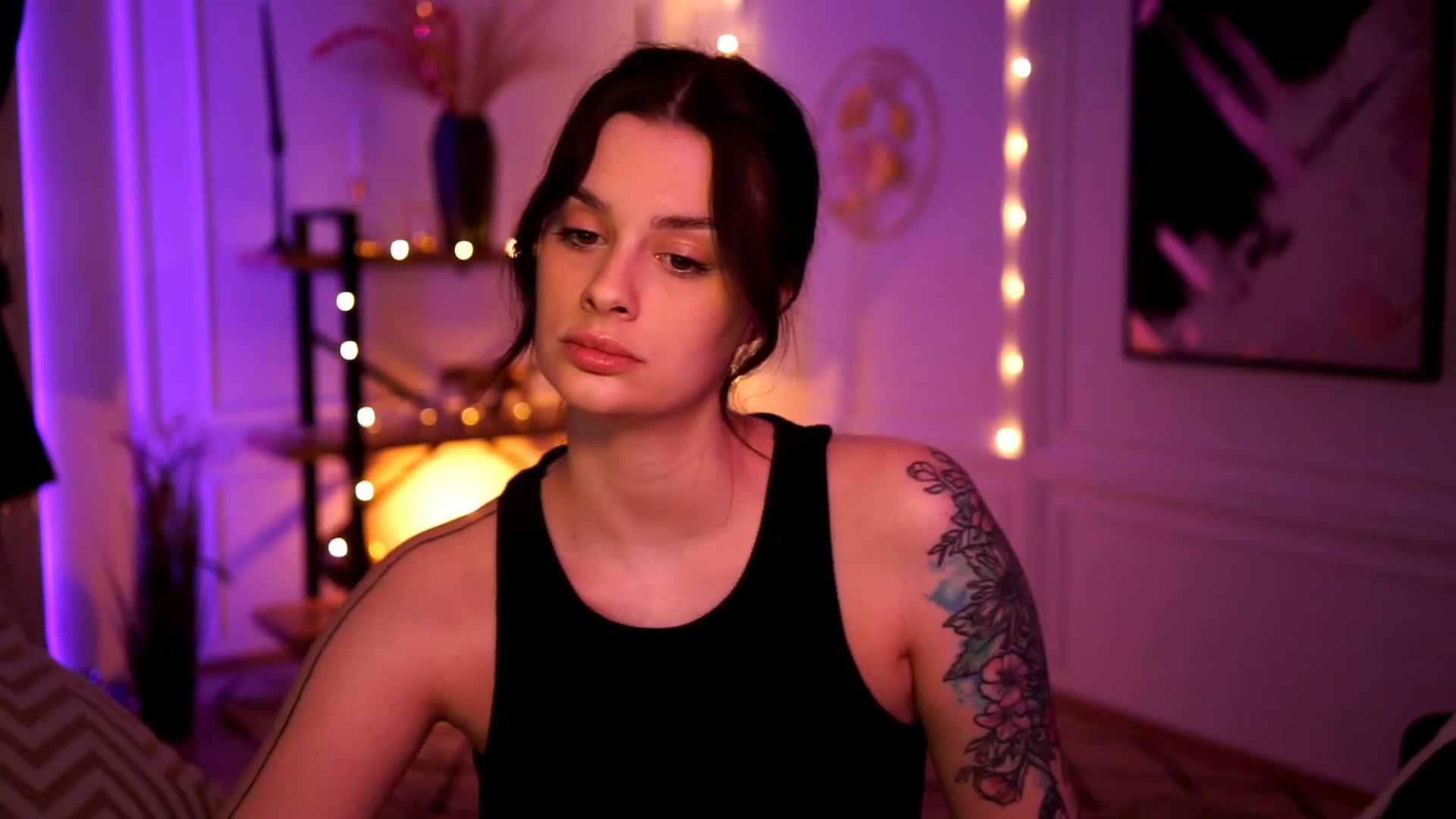 Gallery image thumbnail from lucynutty's myfreecams stream on, 02/12/2023, 16:49 image 13 of 20