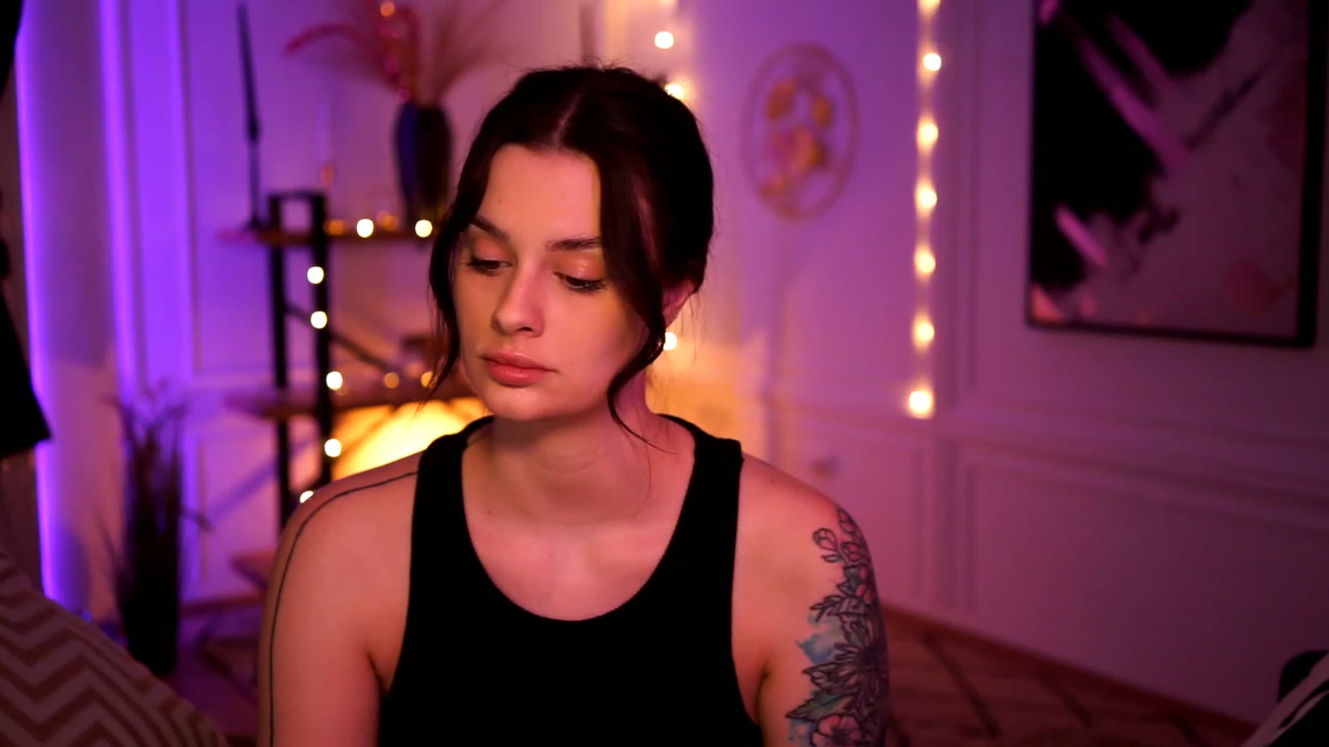 Gallery image thumbnail from lucynutty's myfreecams stream on, 02/12/2023, 16:49 image 19 of 20