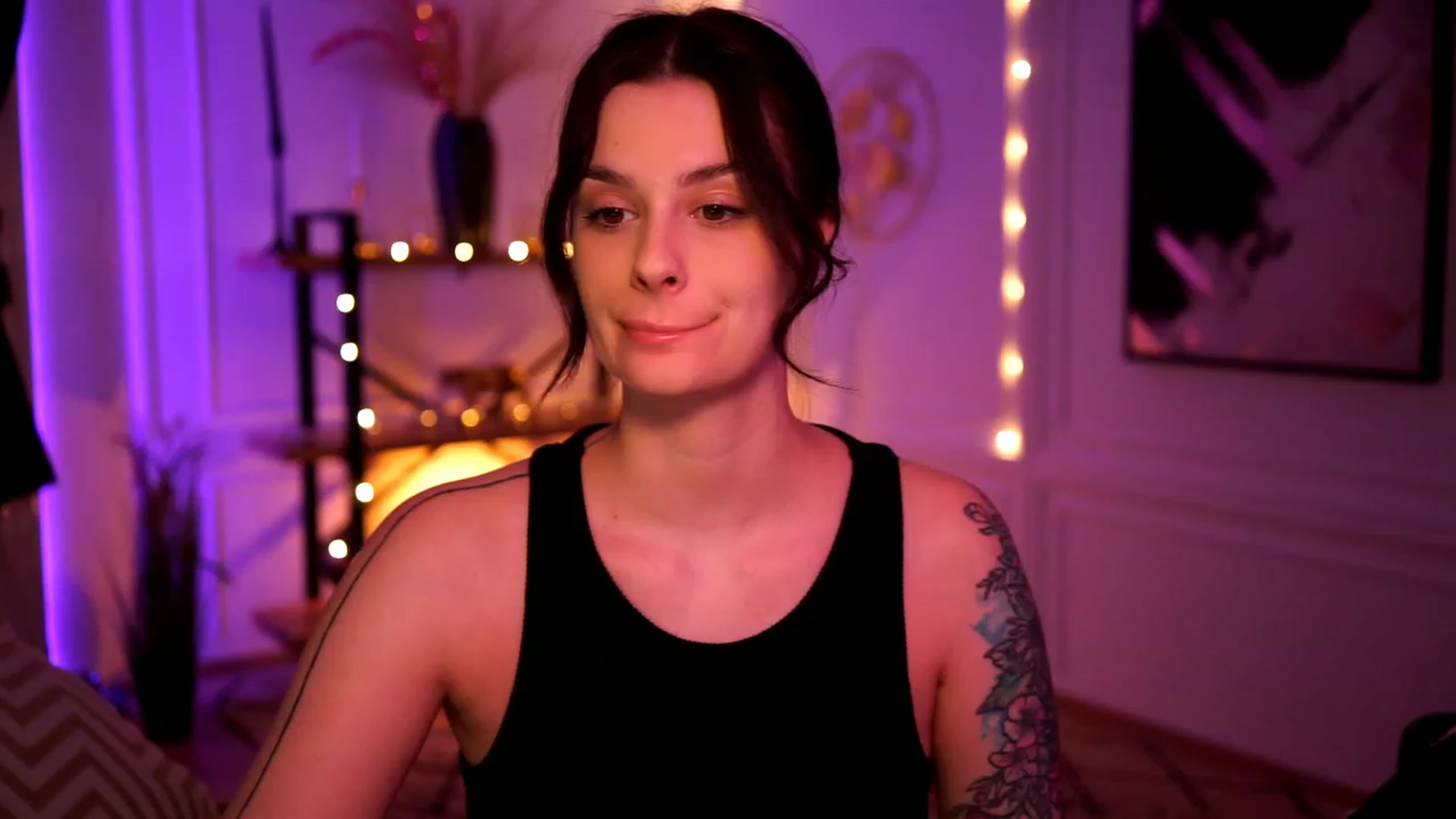 Gallery image thumbnail from lucynutty's myfreecams stream on, 02/12/2023, 16:49 image 1 of 20