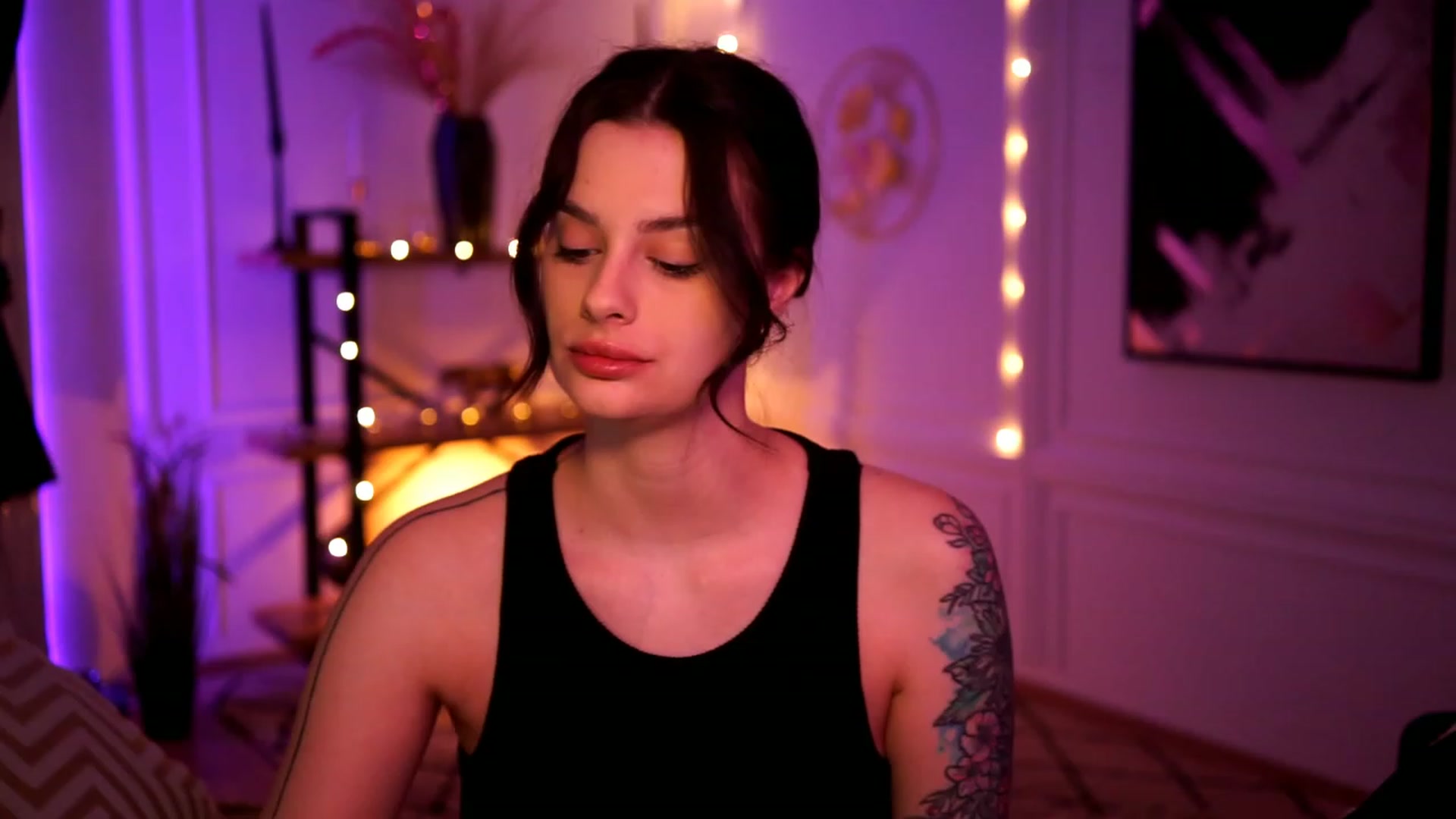 Gallery image thumbnail from lucynutty's myfreecams stream on, 02/12/2023, 16:49 image 2 of 20