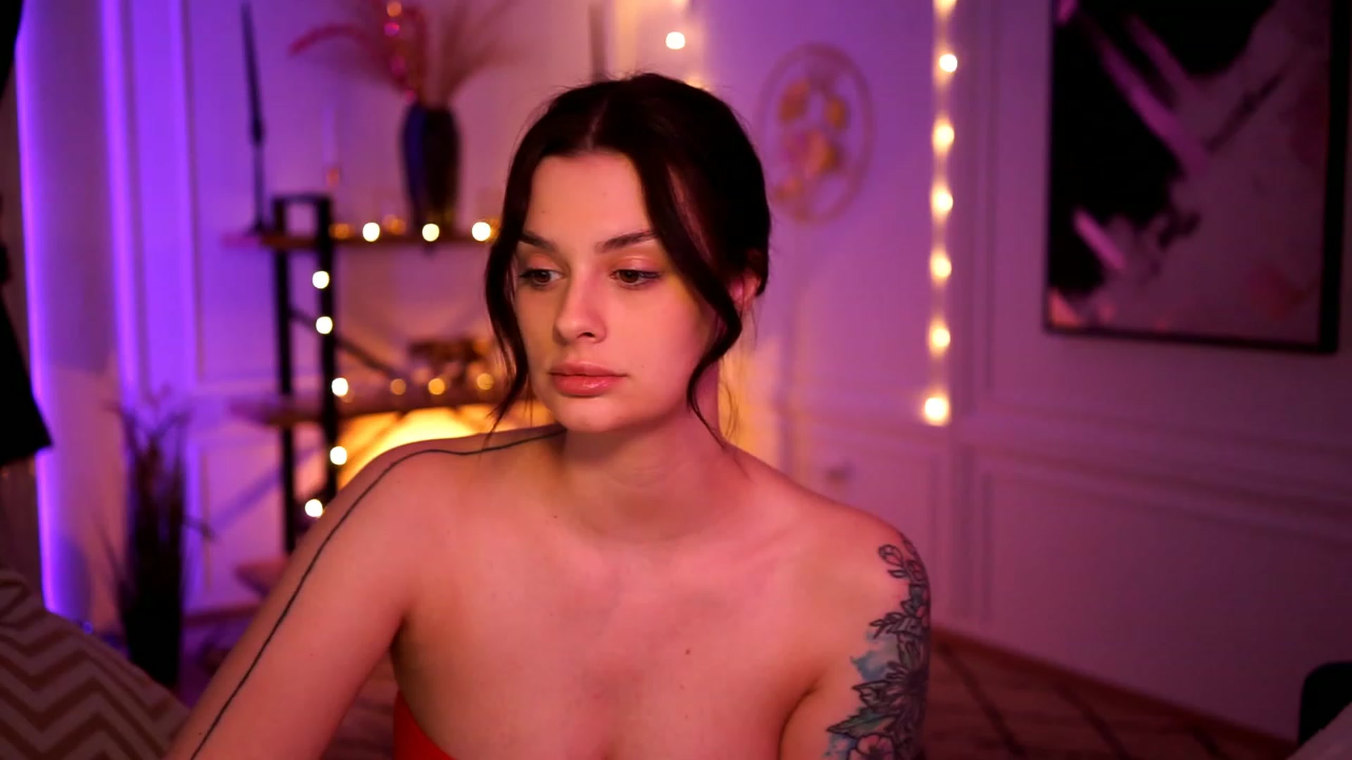 Gallery image thumbnail from lucynutty's myfreecams stream on, 02/12/2023, 19:31 image 1 of 20