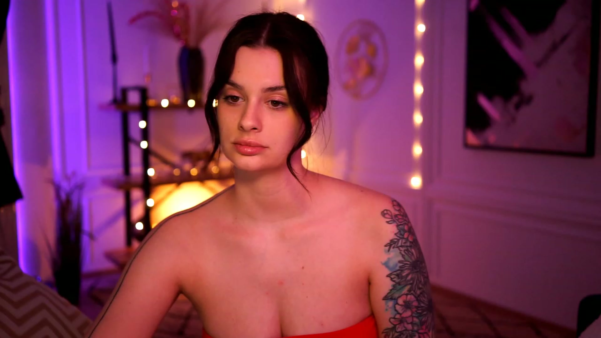 Gallery image thumbnail from lucynutty's myfreecams stream on, 02/12/2023, 19:31 image 14 of 20