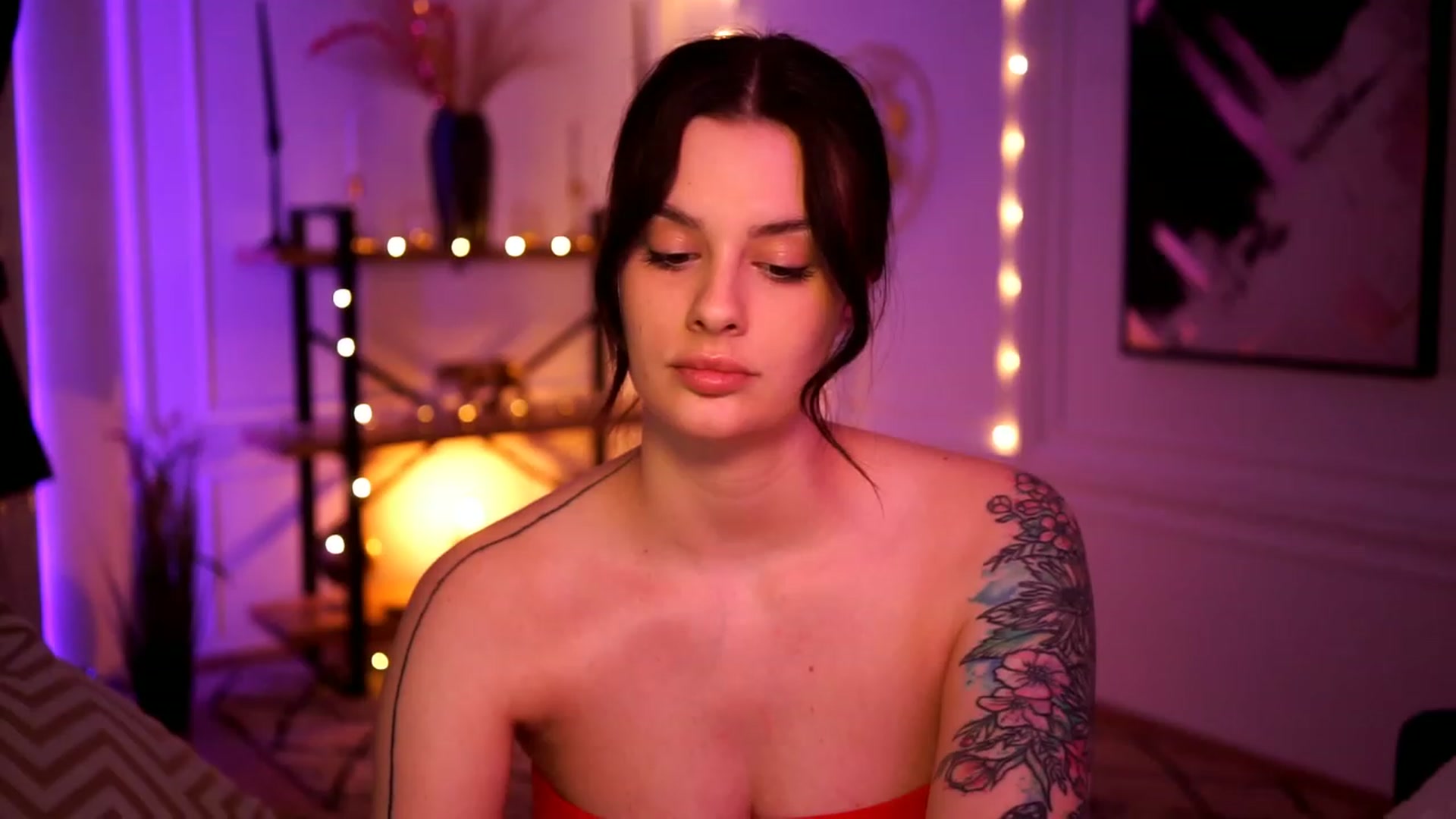 Gallery image thumbnail from lucynutty's myfreecams stream on, 02/12/2023, 19:31 image 11 of 20