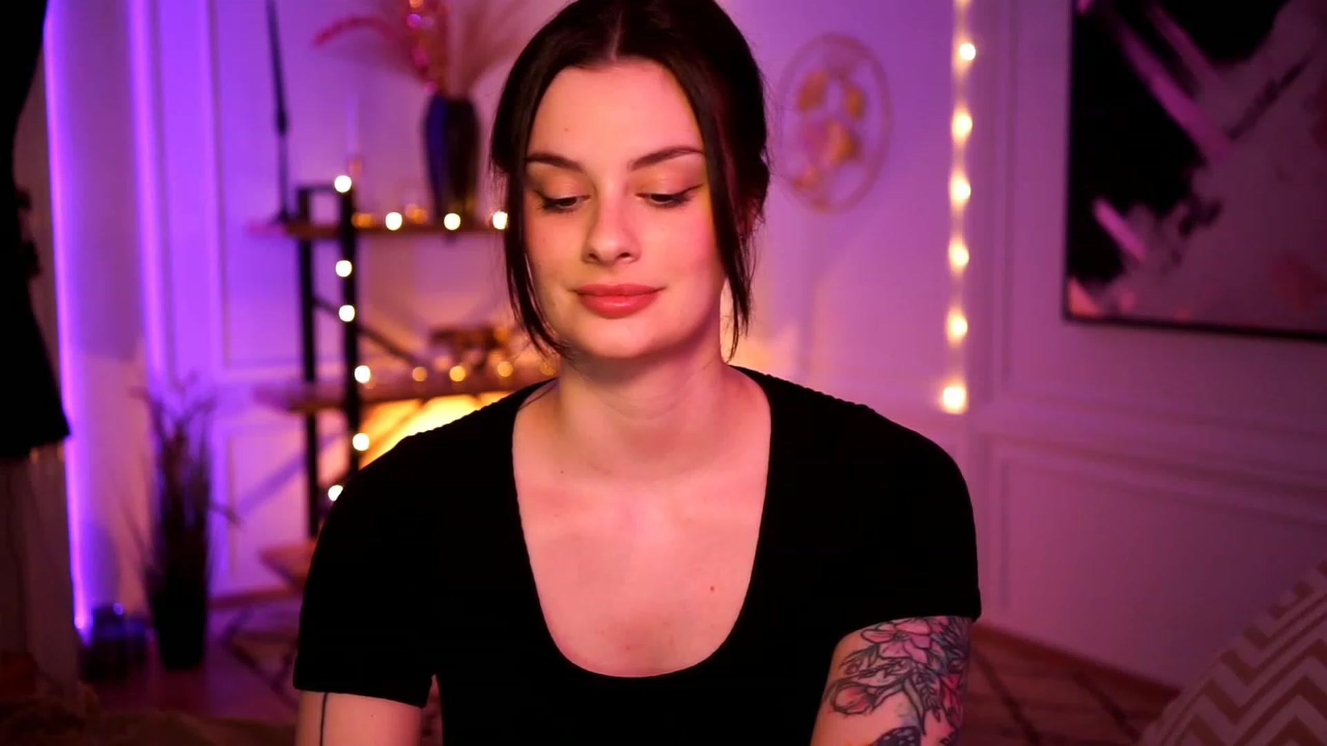 Gallery image thumbnail from lucynutty's myfreecams stream on, 02/15/2023, 18:09 image 16 of 20