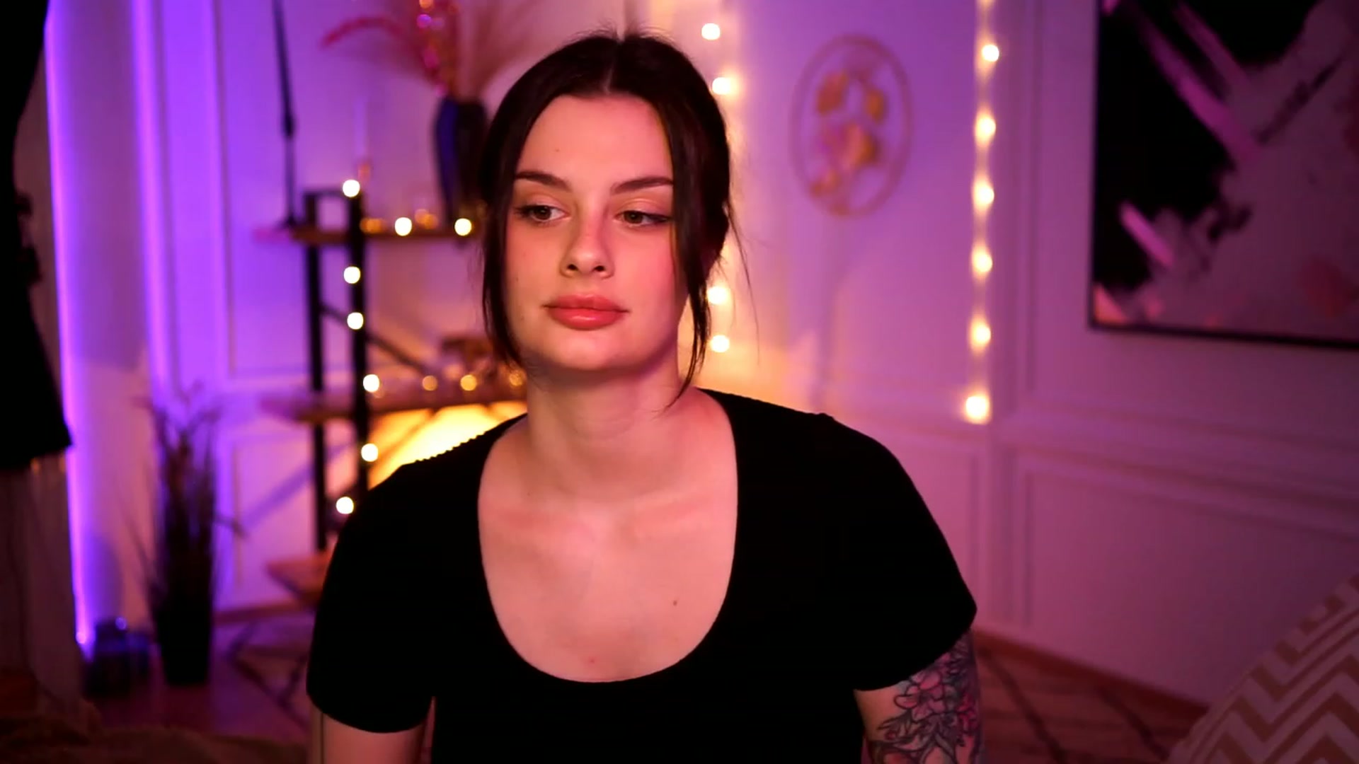 Gallery image thumbnail from lucynutty's myfreecams stream on, 02/15/2023, 18:09 image 15 of 20