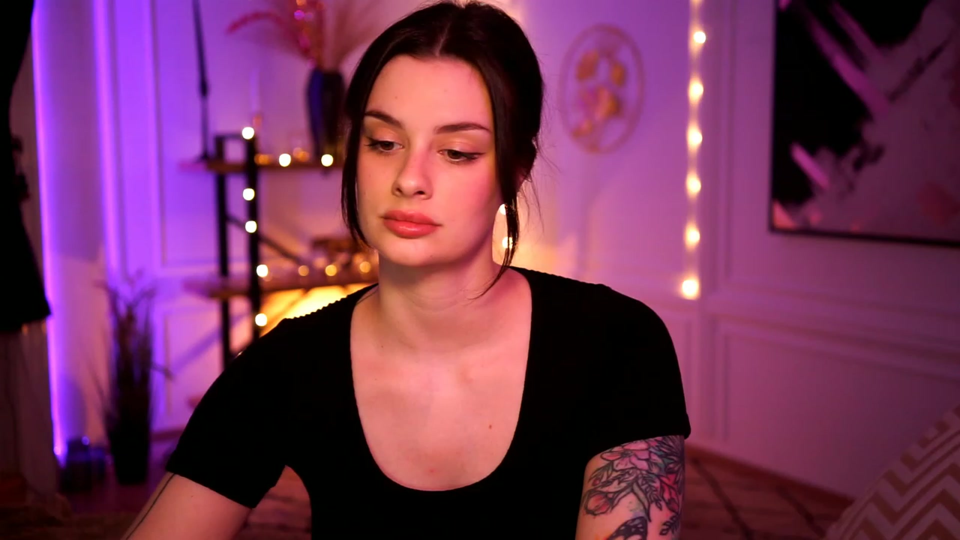 Gallery image thumbnail from lucynutty's myfreecams stream on, 02/15/2023, 18:09 image 13 of 20