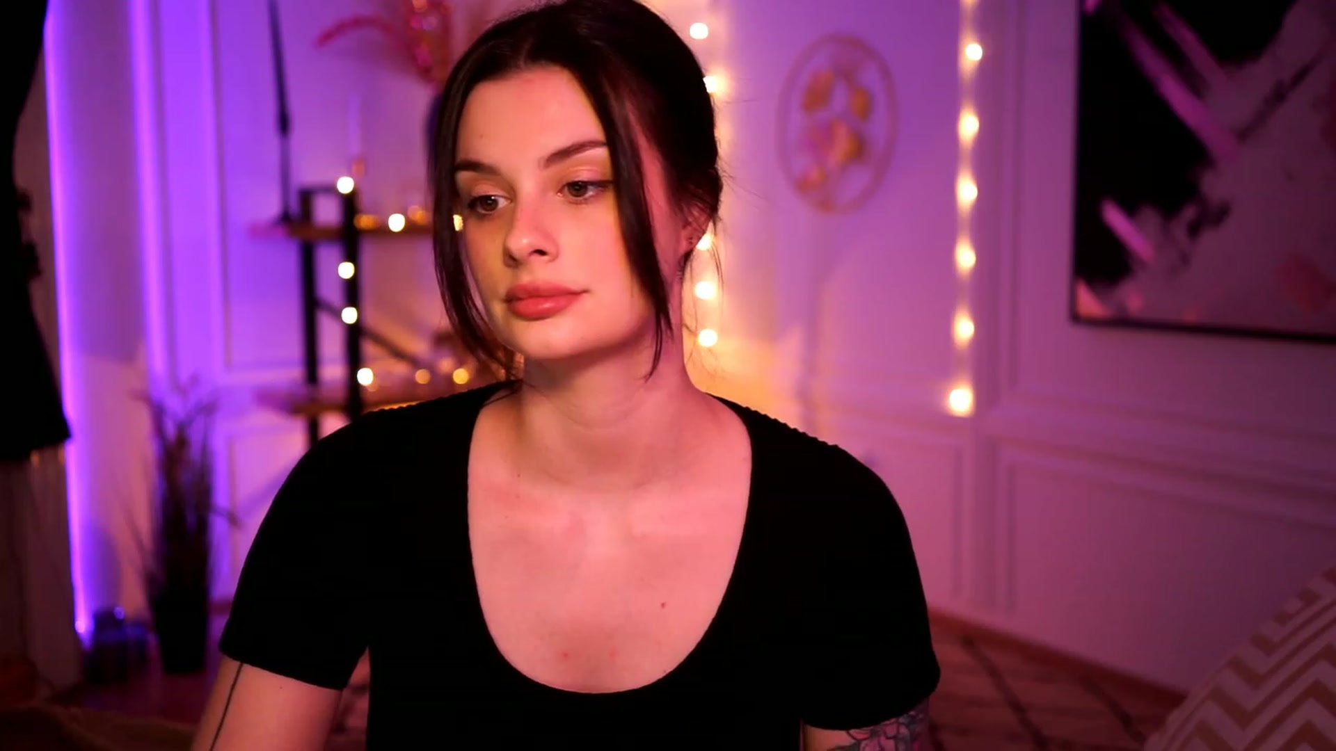 Gallery image thumbnail from lucynutty's myfreecams stream on, 02/15/2023, 19:27 image 11 of 20