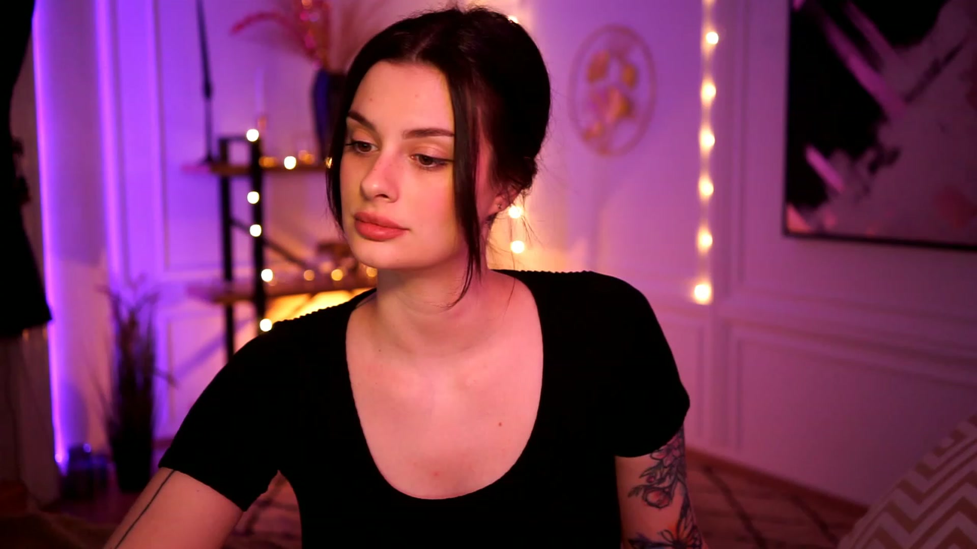 Gallery image thumbnail from lucynutty's myfreecams stream on, 02/15/2023, 19:27 image 1 of 20
