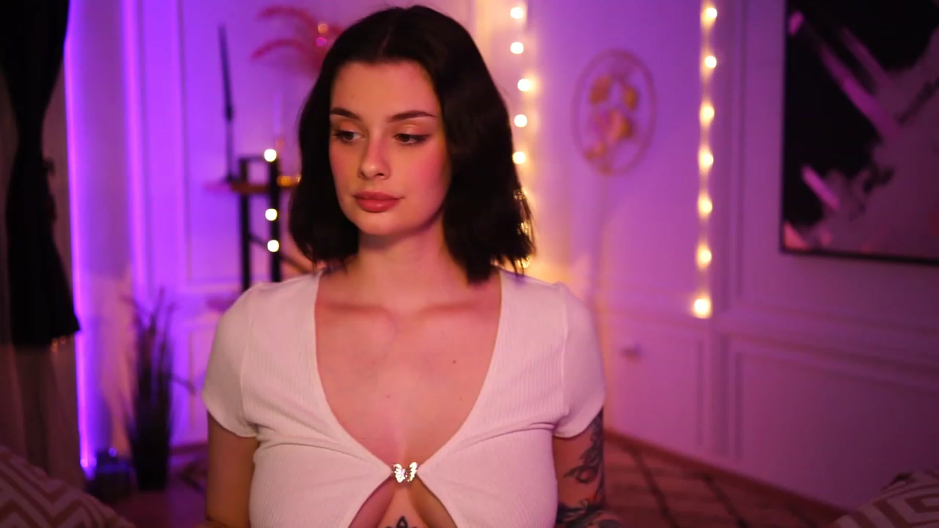 Gallery image thumbnail from lucynutty's myfreecams stream on, 02/17/2023, 18:16 image 8 of 20