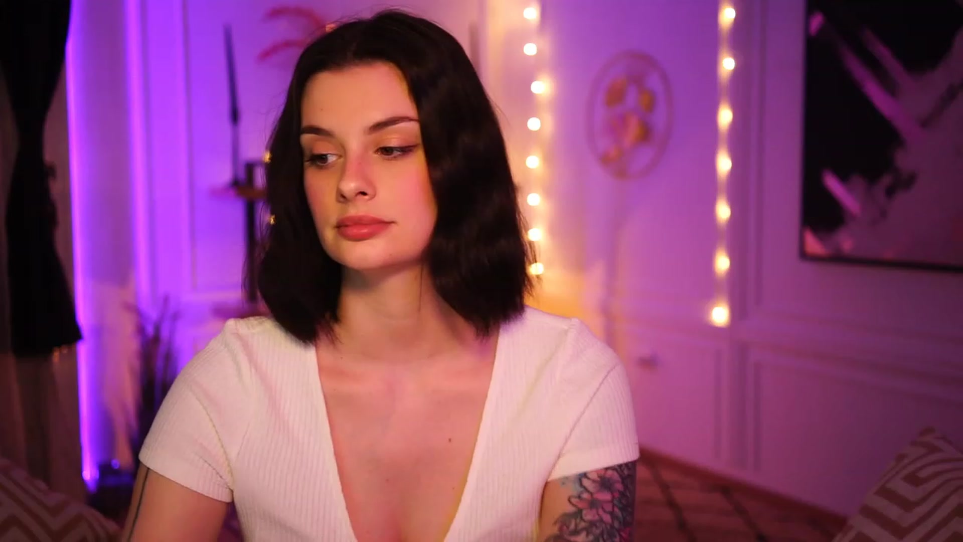 Gallery image thumbnail from lucynutty's myfreecams stream on, 02/17/2023, 18:16 image 15 of 20