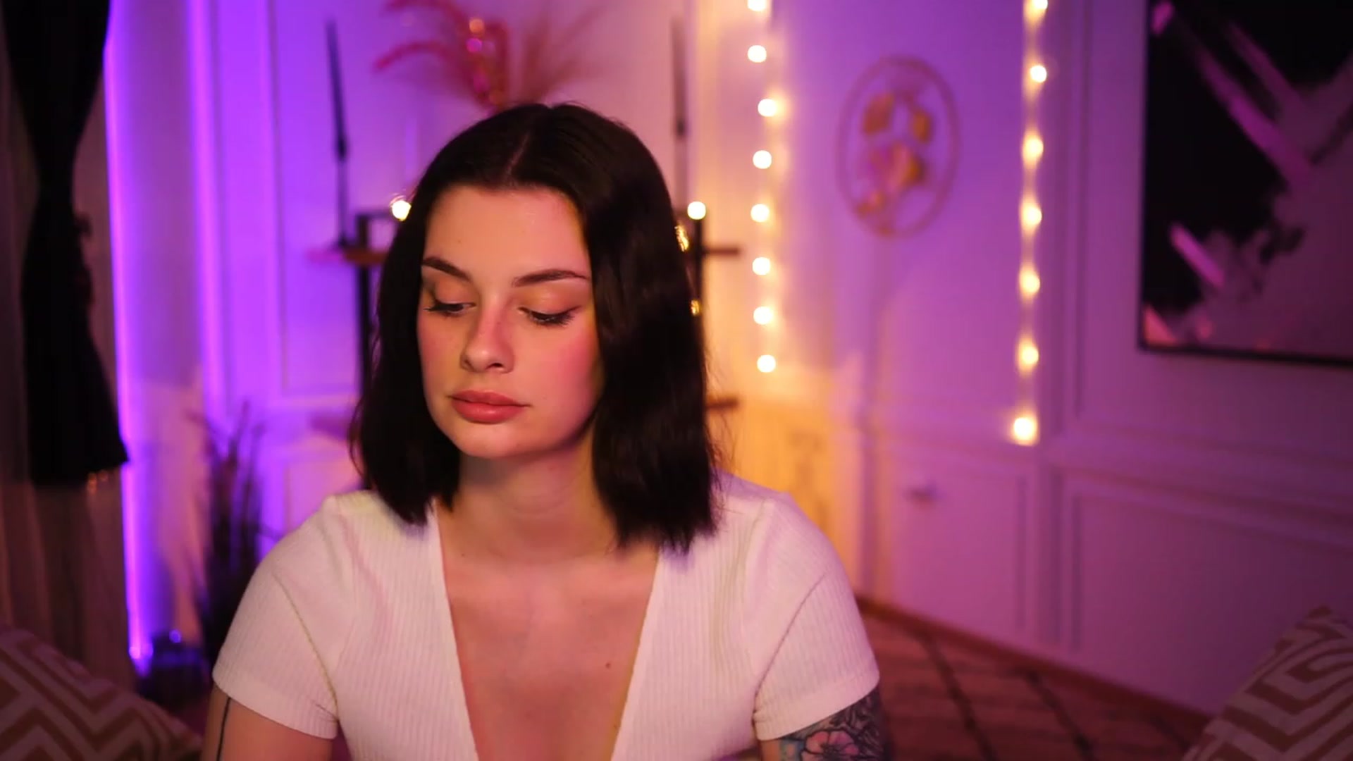 Gallery image thumbnail from lucynutty's myfreecams stream on, 02/17/2023, 18:16 image 20 of 20