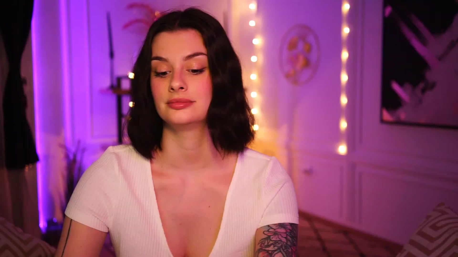 Gallery image thumbnail from lucynutty's myfreecams stream on, 02/17/2023, 18:16 image 13 of 20