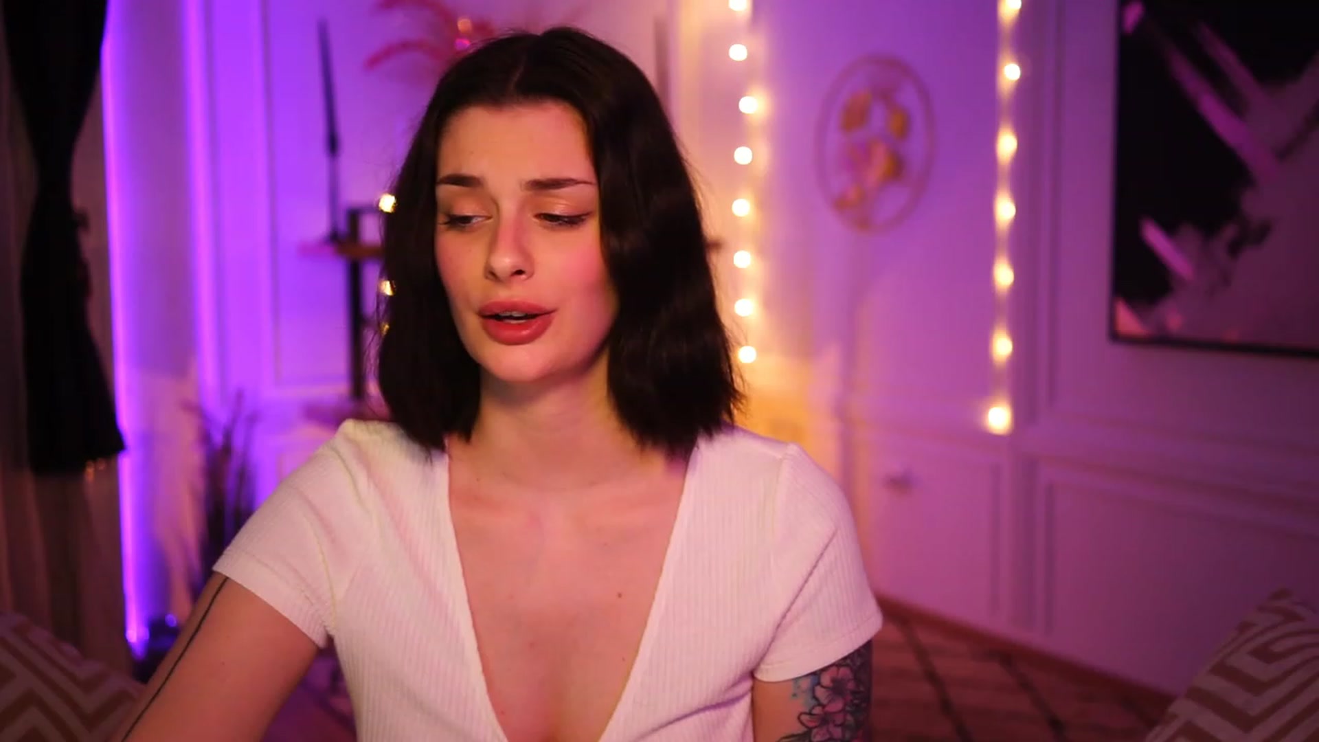 Gallery image thumbnail from lucynutty's myfreecams stream on, 02/17/2023, 18:16 image 18 of 20
