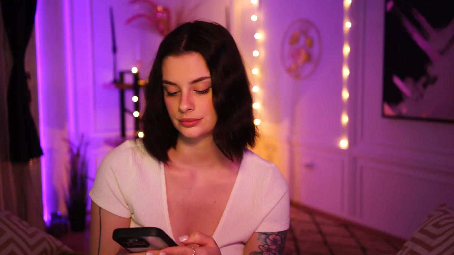 Gallery image thumbnail from lucynutty's myfreecams stream on, 02/17/2023, 18:16 image 19 of 20