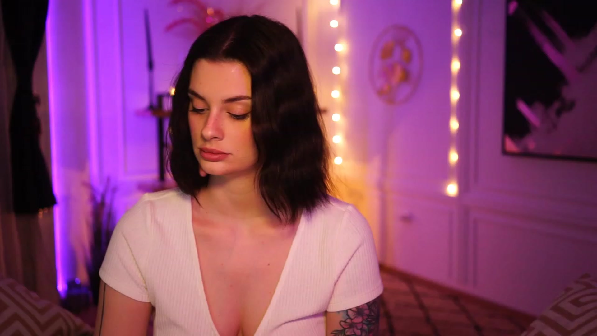 Gallery image thumbnail from lucynutty's myfreecams stream on, 02/17/2023, 19:01 image 7 of 20