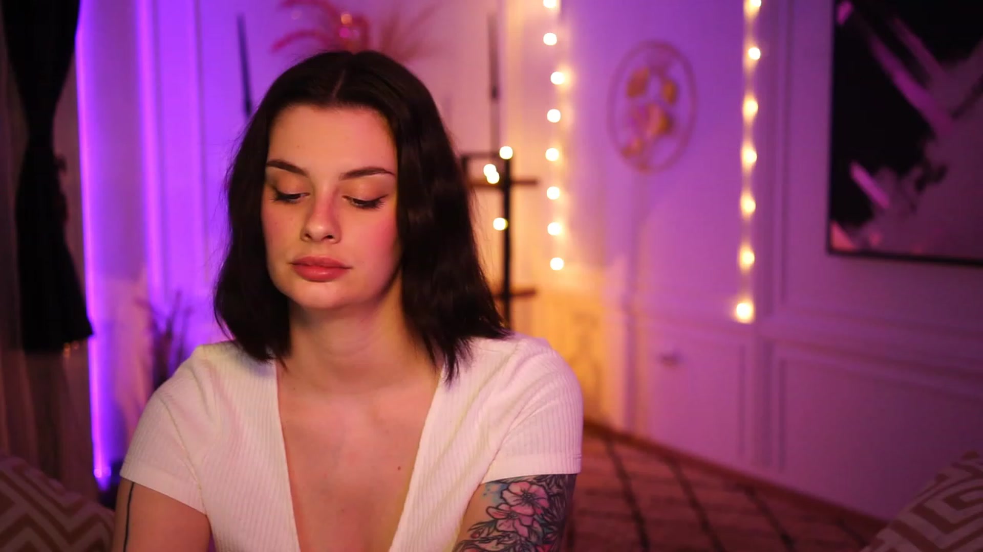 Gallery image thumbnail from lucynutty's myfreecams stream on, 02/17/2023, 19:01 image 13 of 20