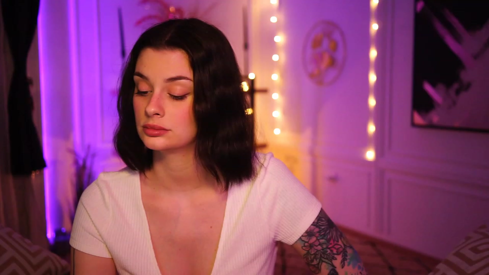 Gallery image thumbnail from lucynutty's myfreecams stream on, 02/17/2023, 19:01 image 14 of 20