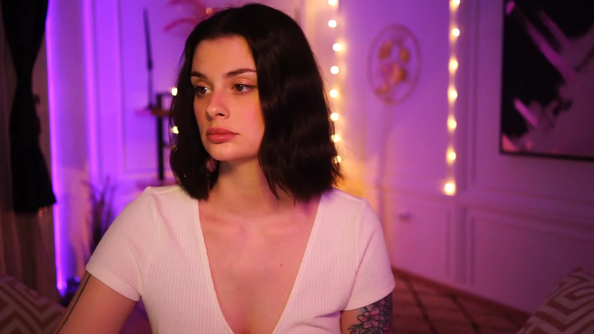 Gallery image thumbnail from lucynutty's myfreecams stream on, 02/17/2023, 19:01 image 2 of 20