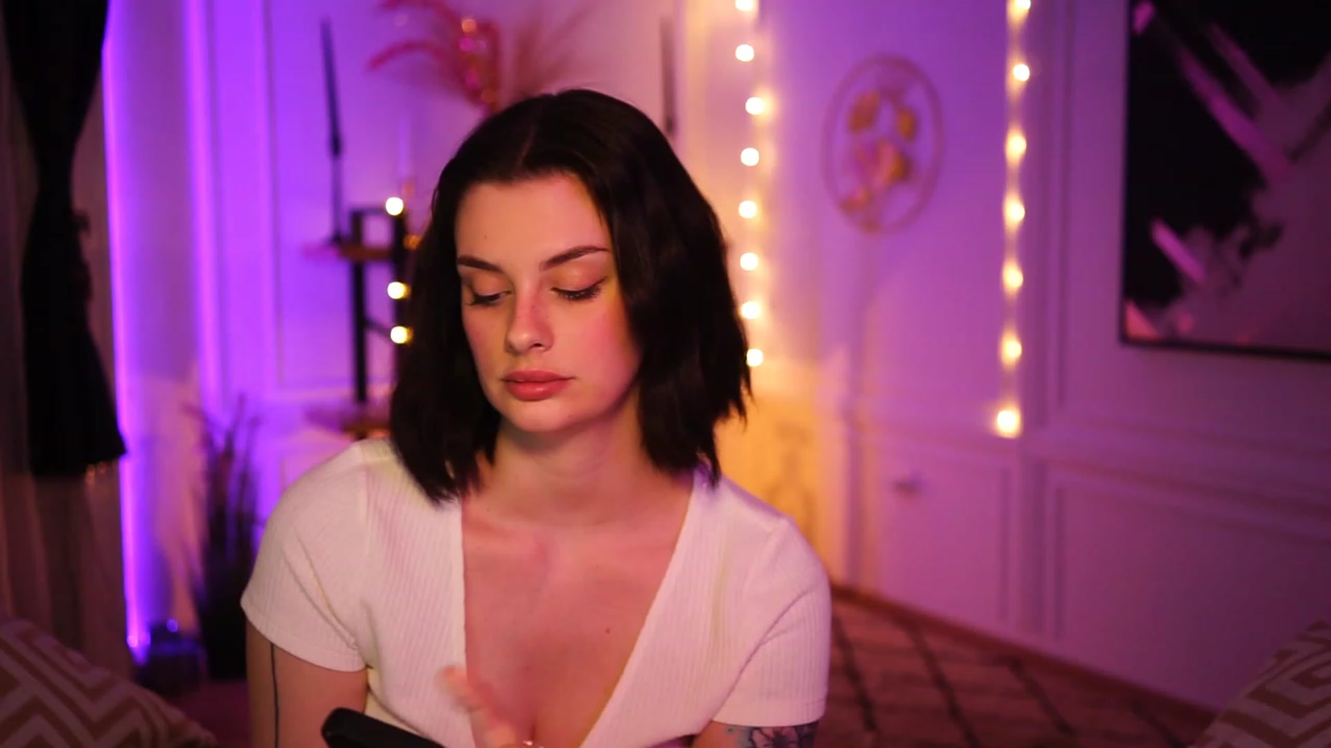 Gallery image thumbnail from lucynutty's myfreecams stream on, 02/17/2023, 19:01 image 18 of 20
