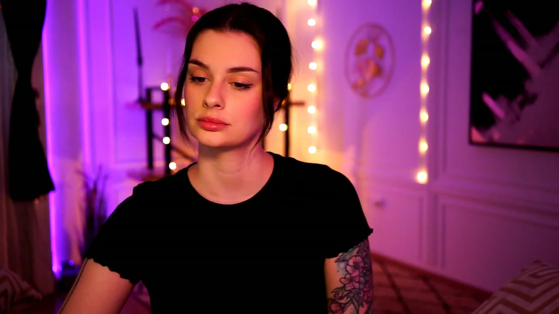 Gallery image thumbnail from lucynutty's myfreecams stream on, 02/18/2023, 13:07 image 16 of 20