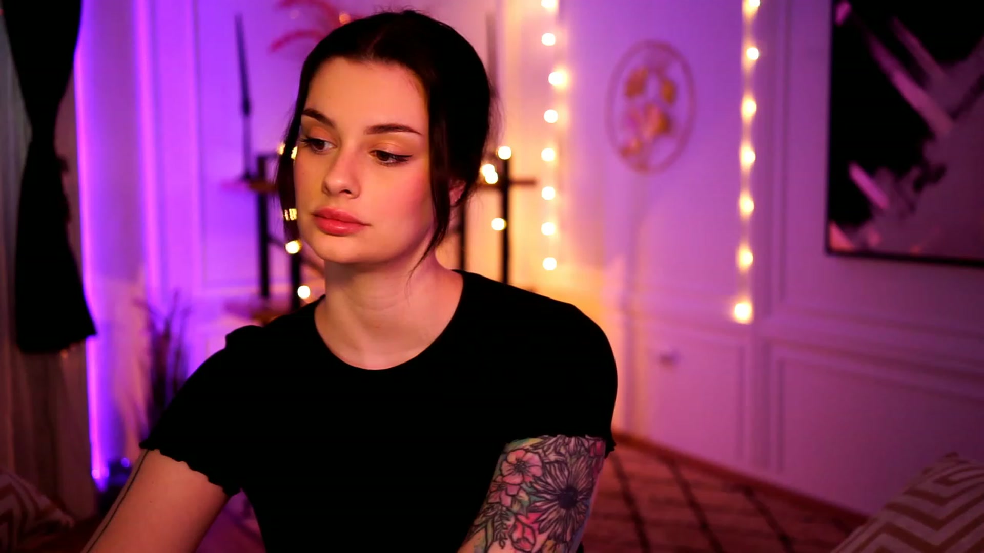 Gallery image thumbnail from lucynutty's myfreecams stream on, 02/18/2023, 13:07 image 7 of 20